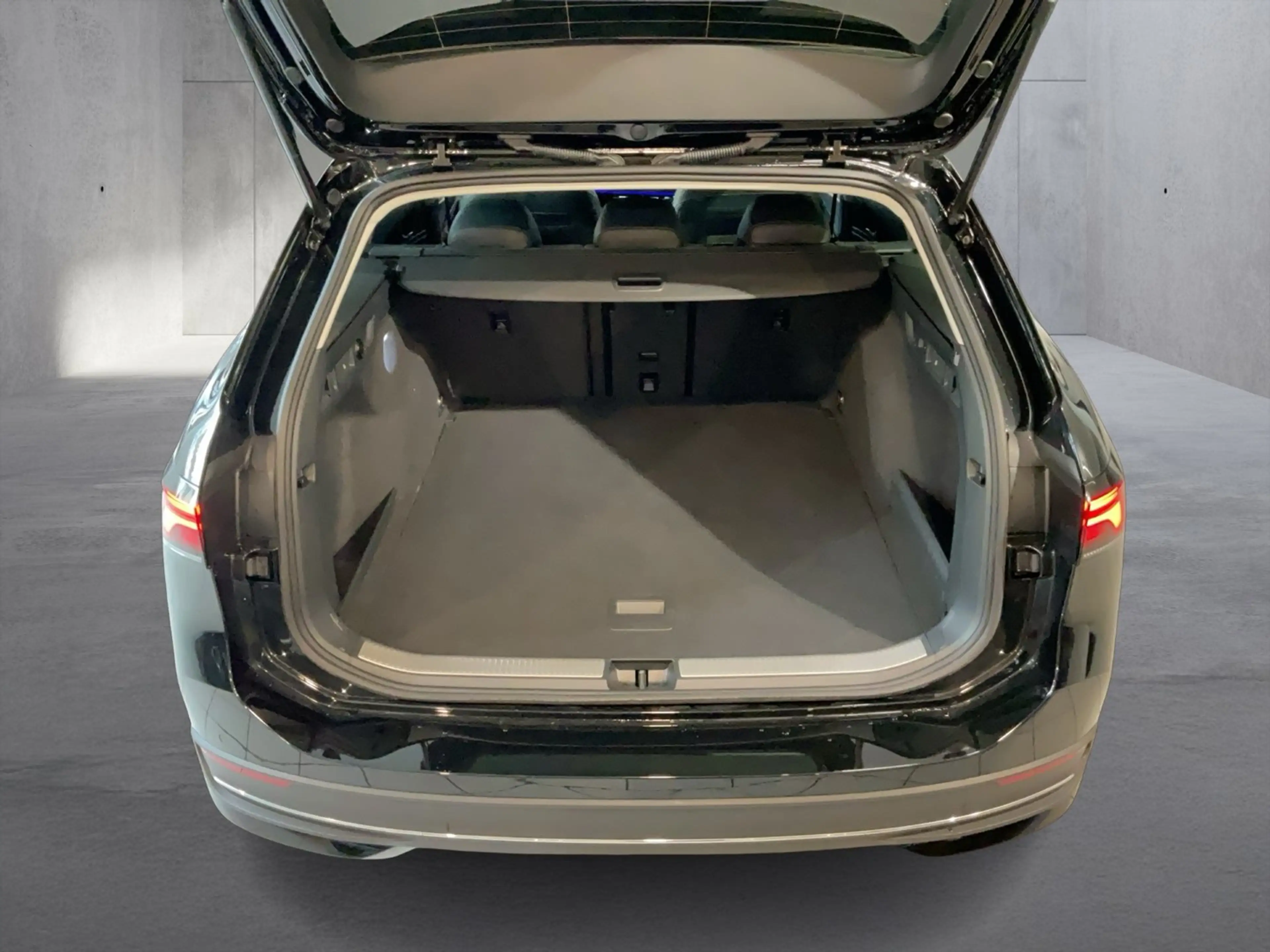 Volkswagen Passat Variant Business eTSI DSG — photo 13