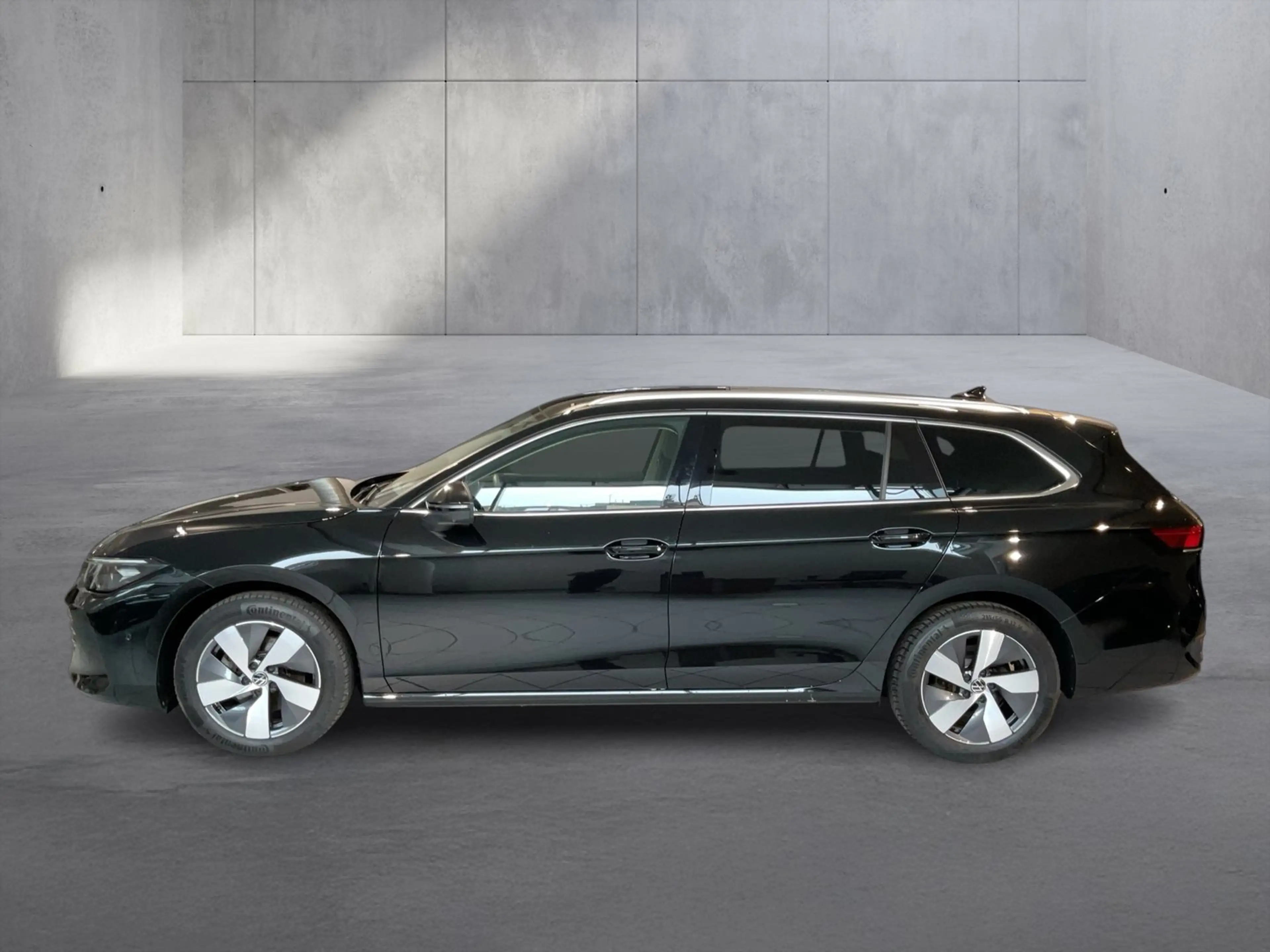 Volkswagen Passat Variant Business eTSI DSG — photo 2