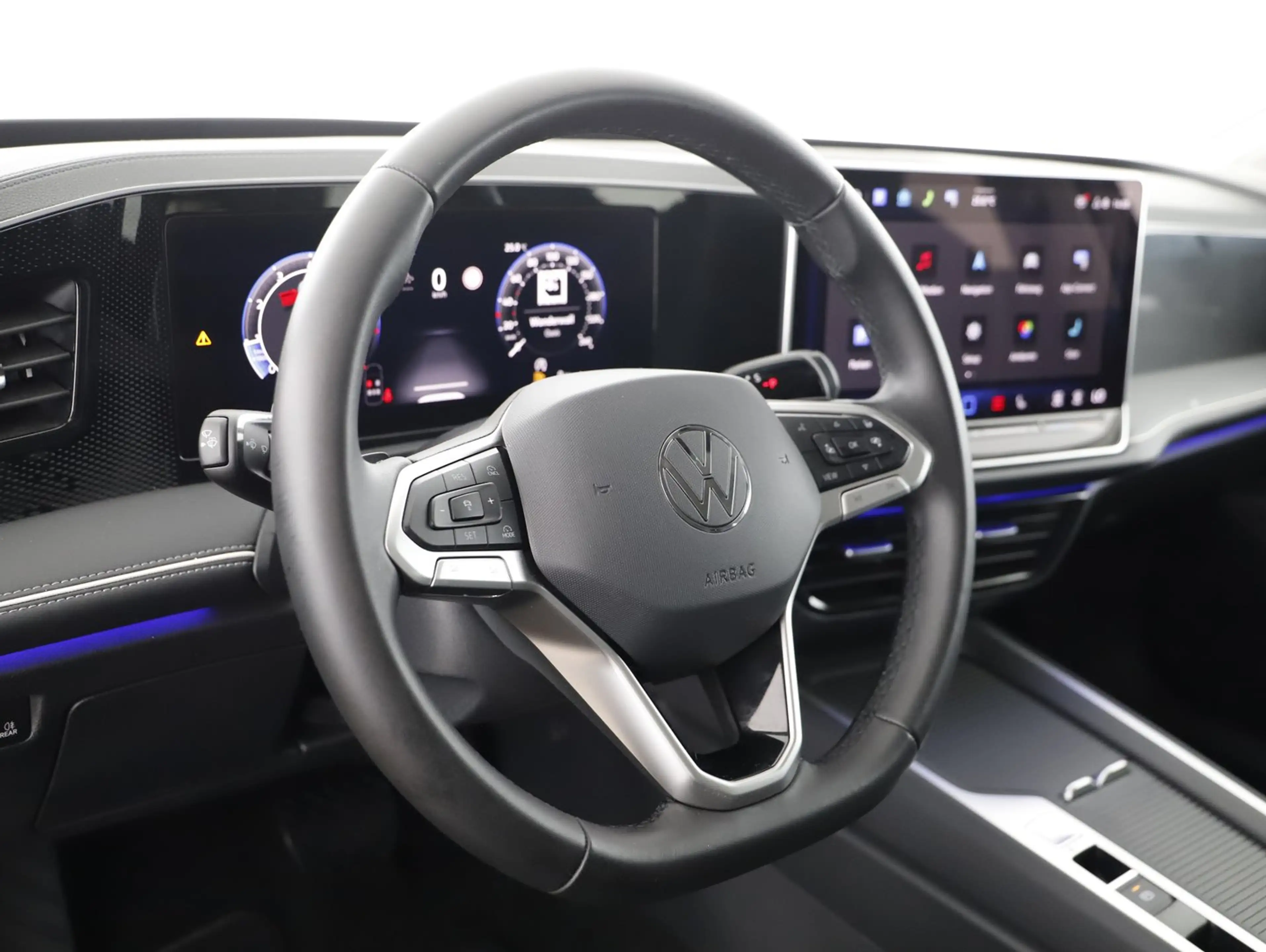 Volkswagen Passat Variant Business eTSI DSG — photo 15