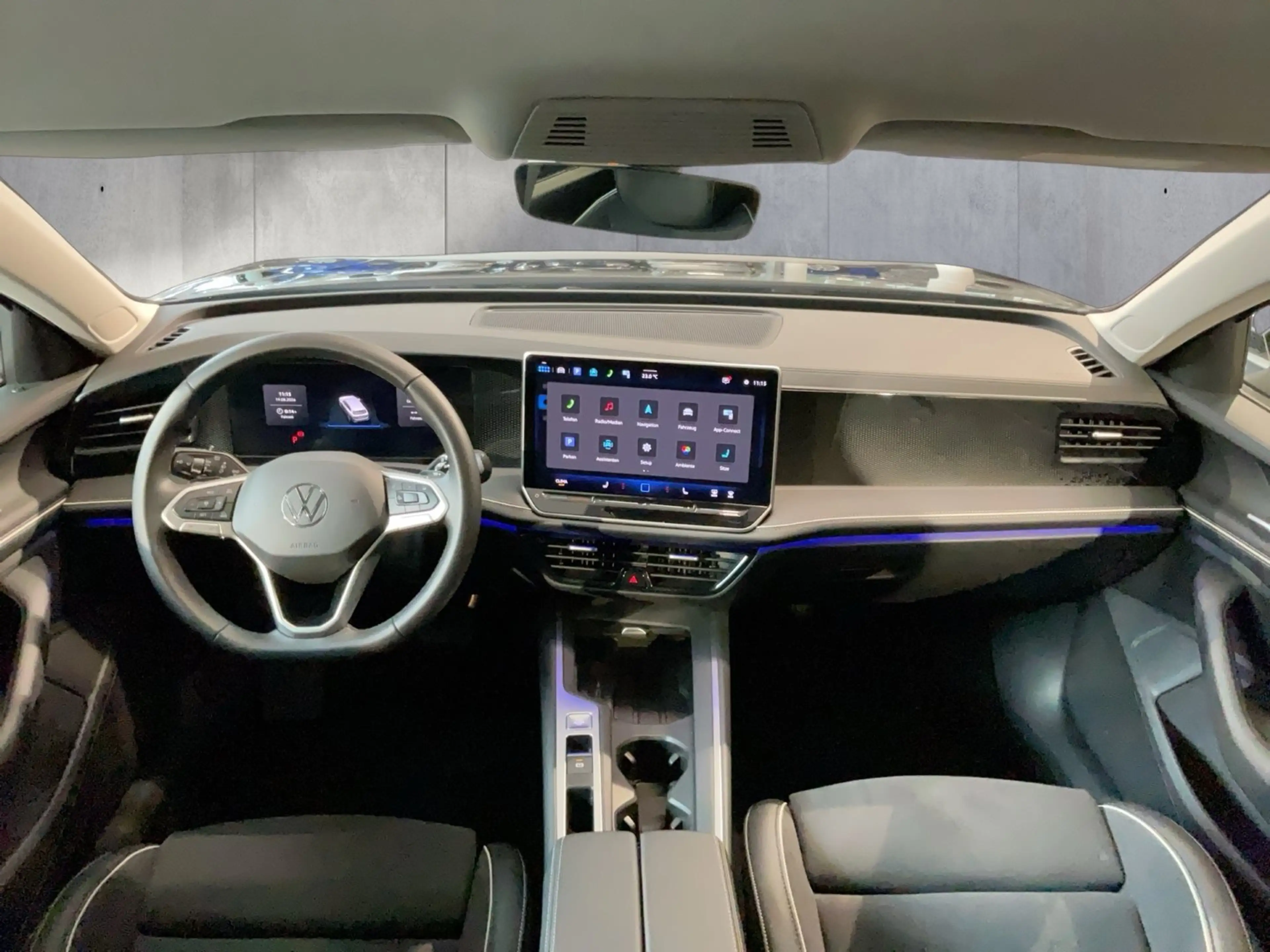Volkswagen Passat Variant Business eTSI DSG — photo 11