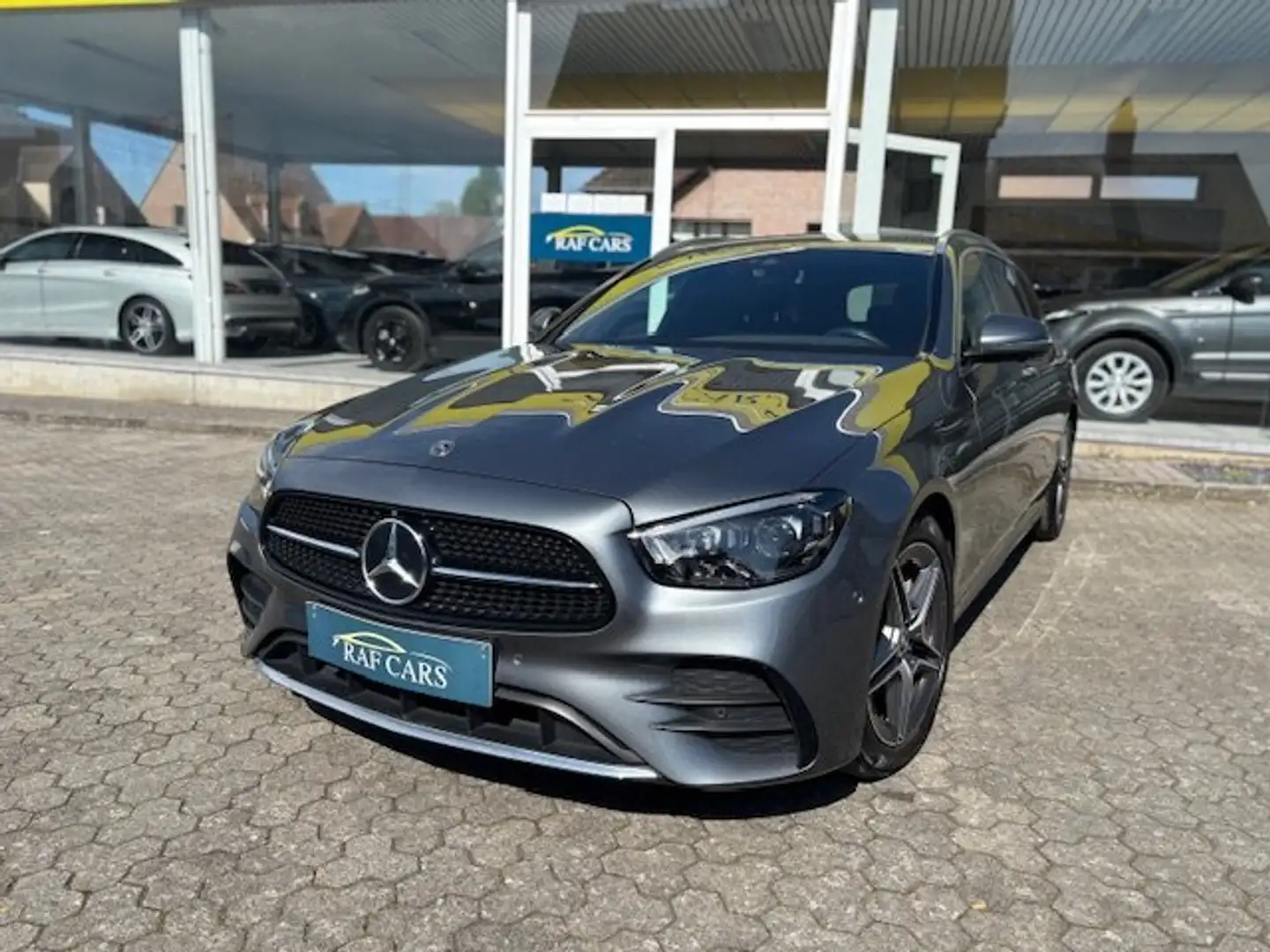 Mercedes-Benz E 200 d AMG // GARANTIE // FACELIFT // 360°camera // Gris - 1