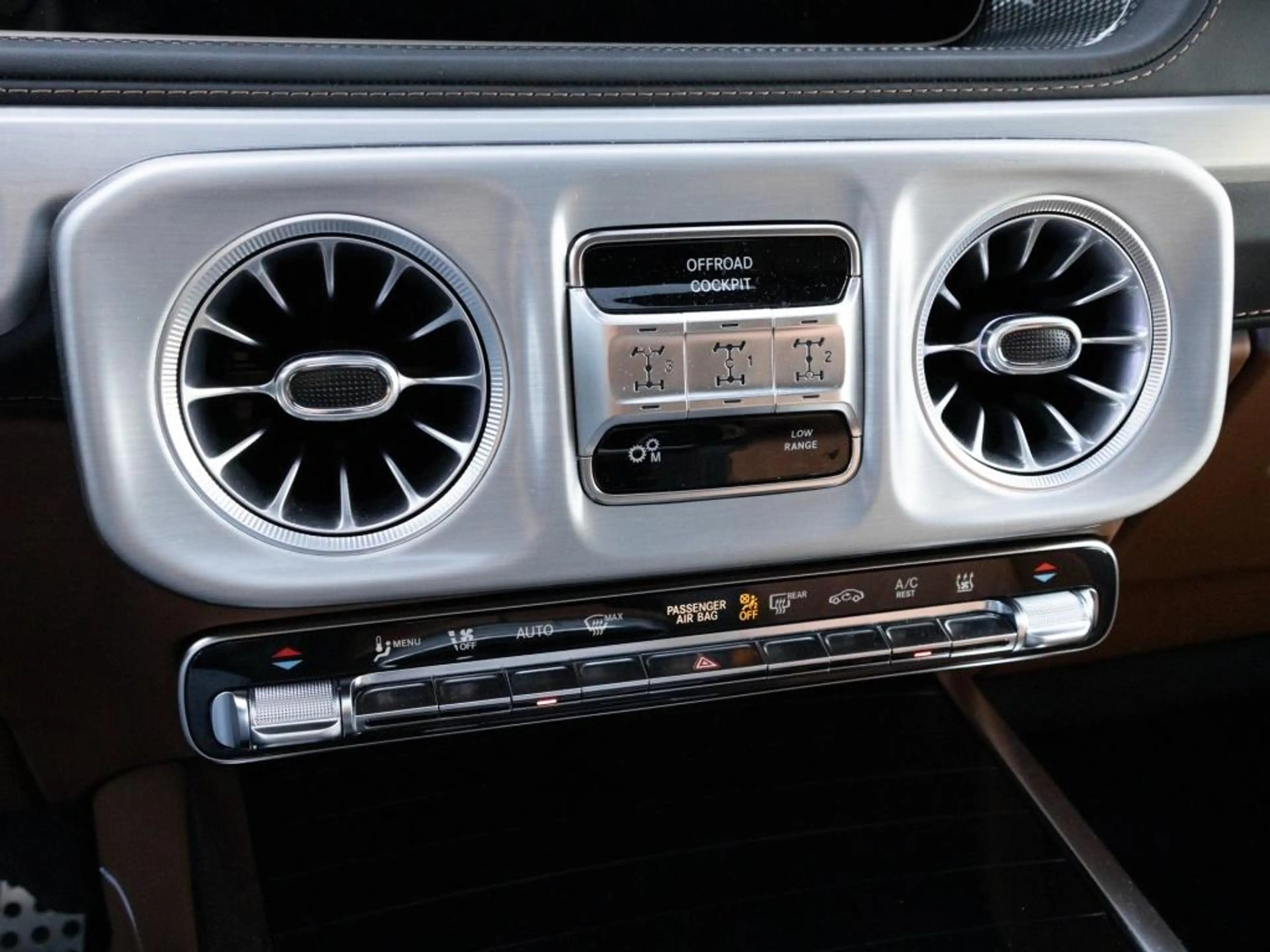 Mercedes-Benz G 63 AMG High-End Fond Ent/360/AHK/Night — photo 15
