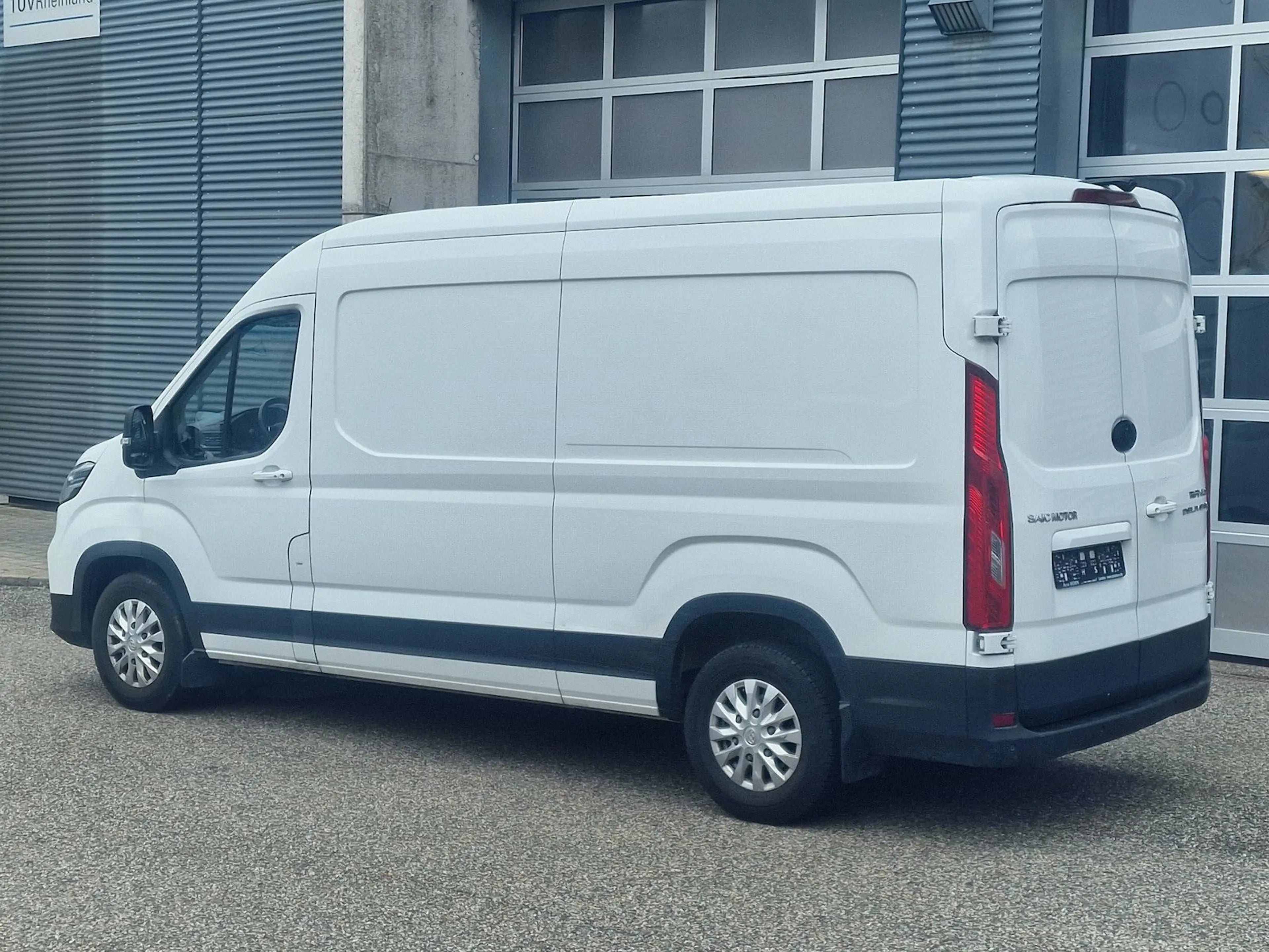 Maxus Deliver 9 L3H2 3,5t Kamera — photo 5