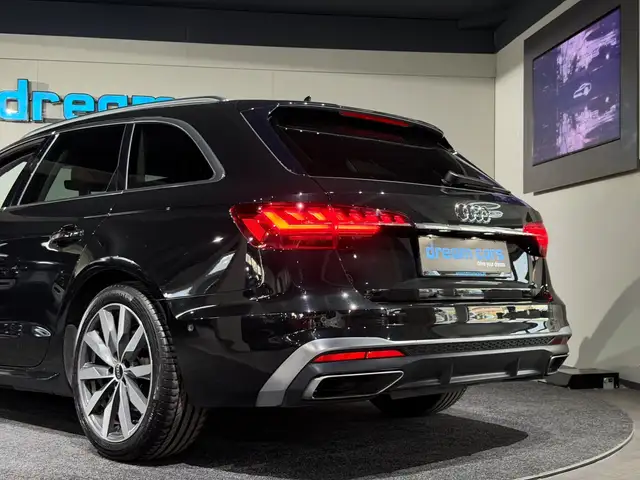 Audi A4 Avant view 10