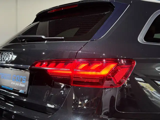 Audi A4 Avant view 12