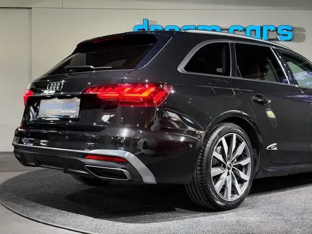 Audi A4 Avant view 9