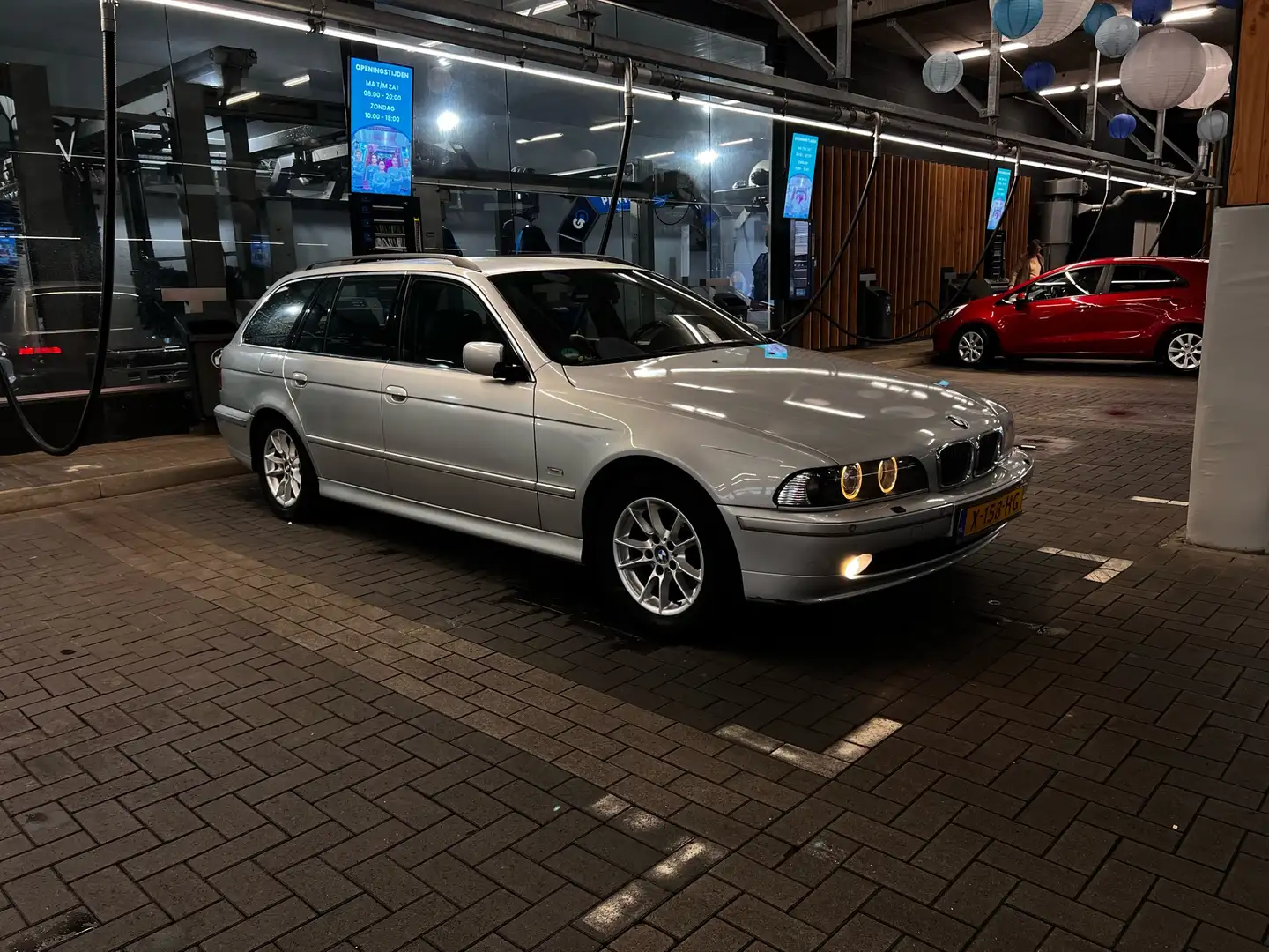 BMW 520 520i touring Edition Lifestyle Wit - 1