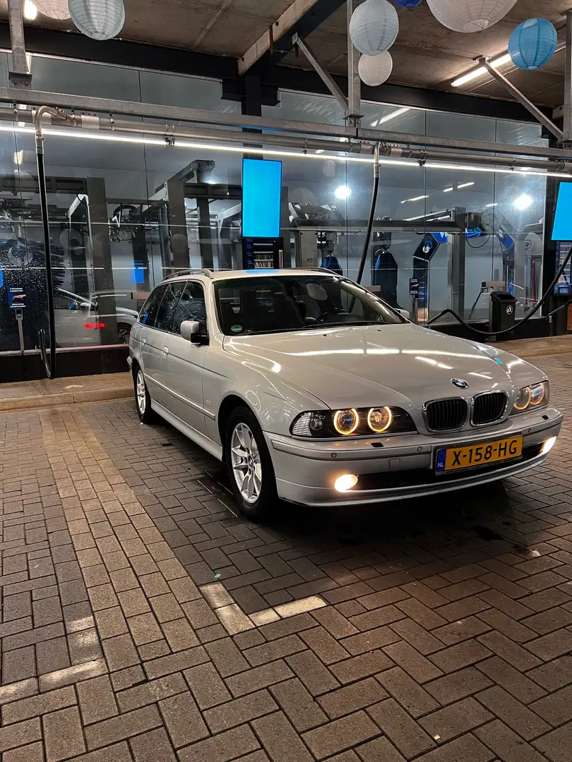 BMW 520 520i touring Edition Lifestyle Blanc - 2