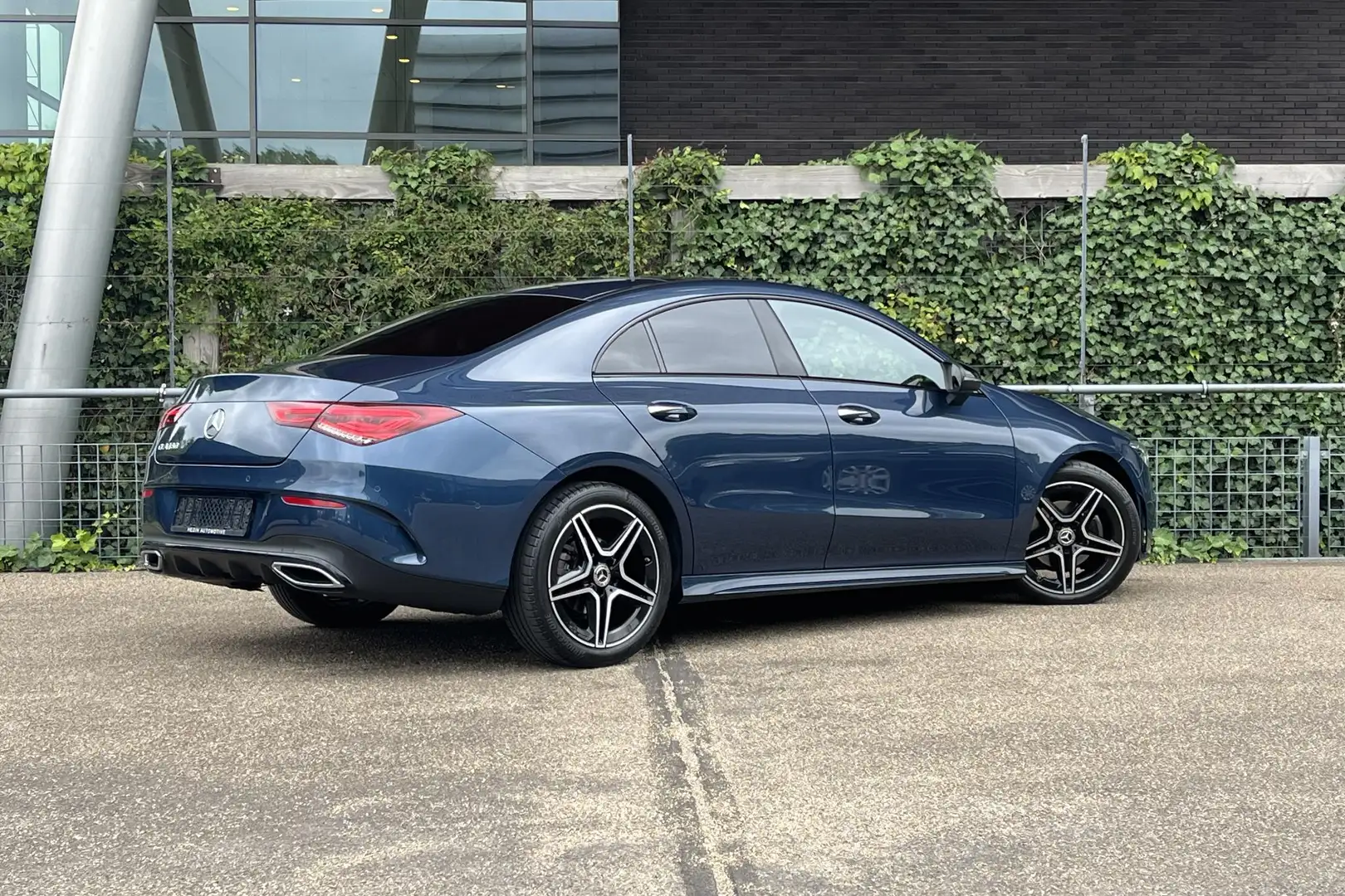 Mercedes-Benz CLA 180 CLA Coupé Automaat Business Solution AMG | Premium Blauw - 2