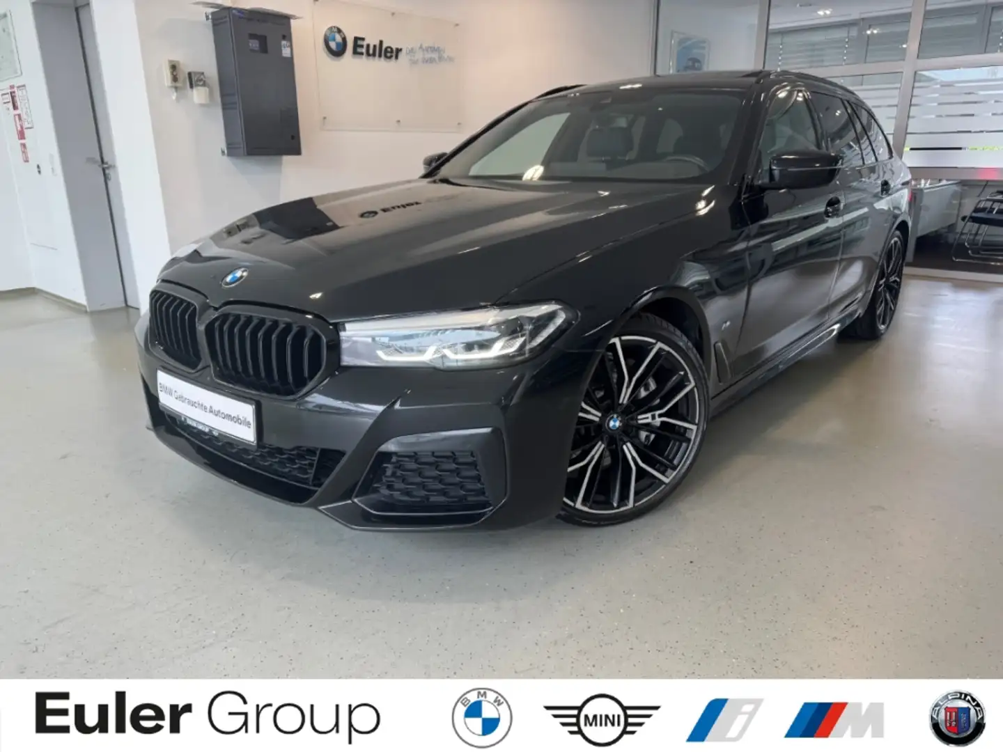 BMW 530 d Touring M Sportpaket StandHZG Pano Navi Leder HK Schwarz - 1