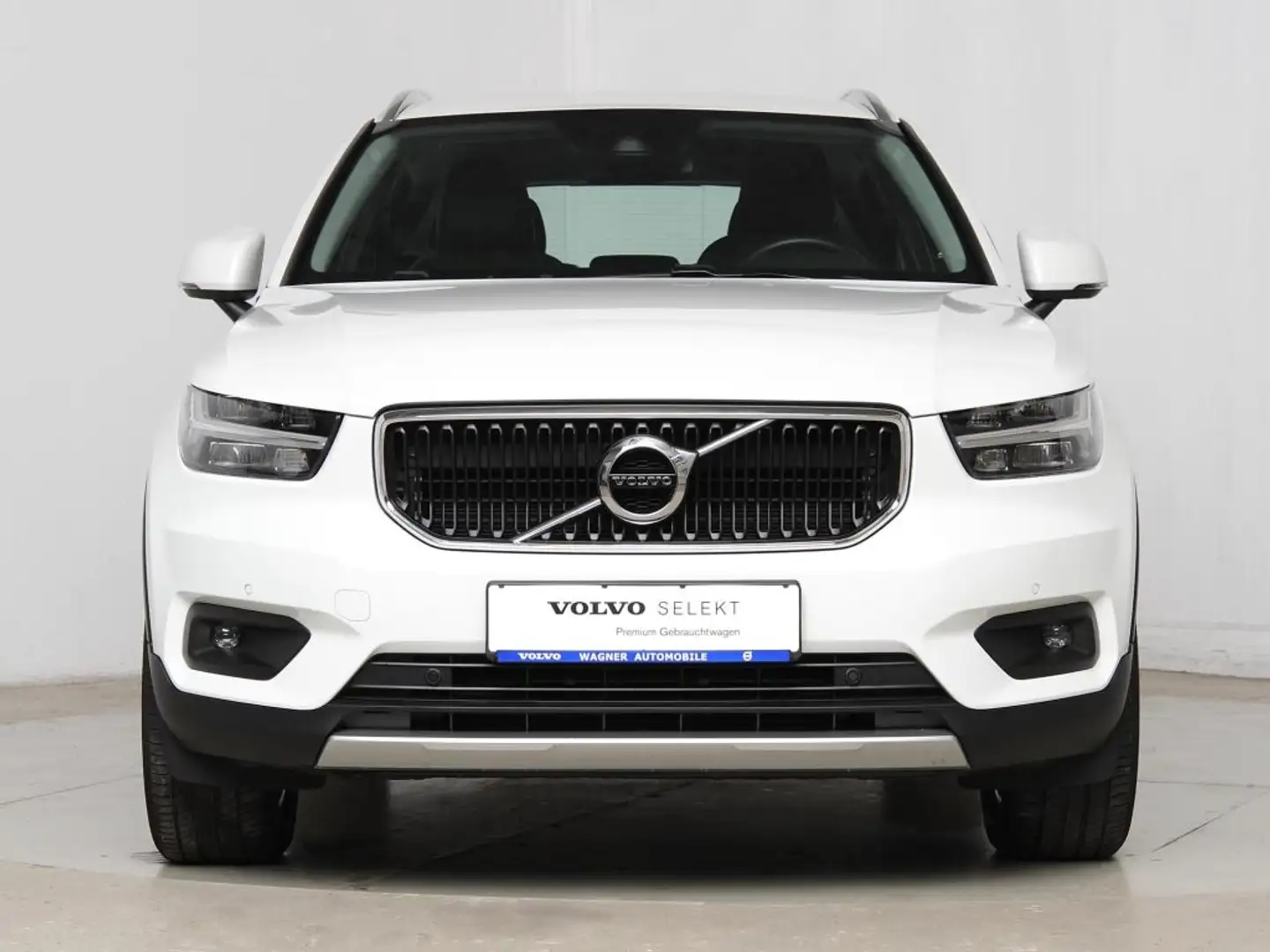 Volvo XC40 D3 AWD Geartronic Momentum Weiß - 2