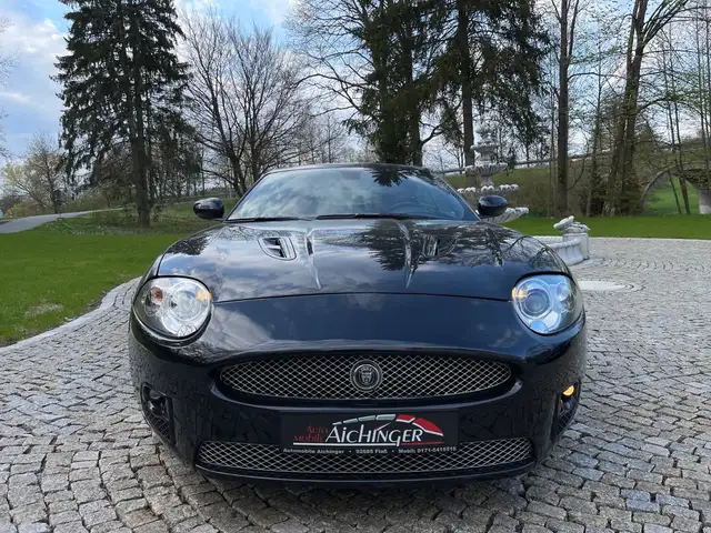 Jaguar XKR view 3