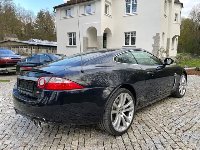 Jaguar XKR view 6