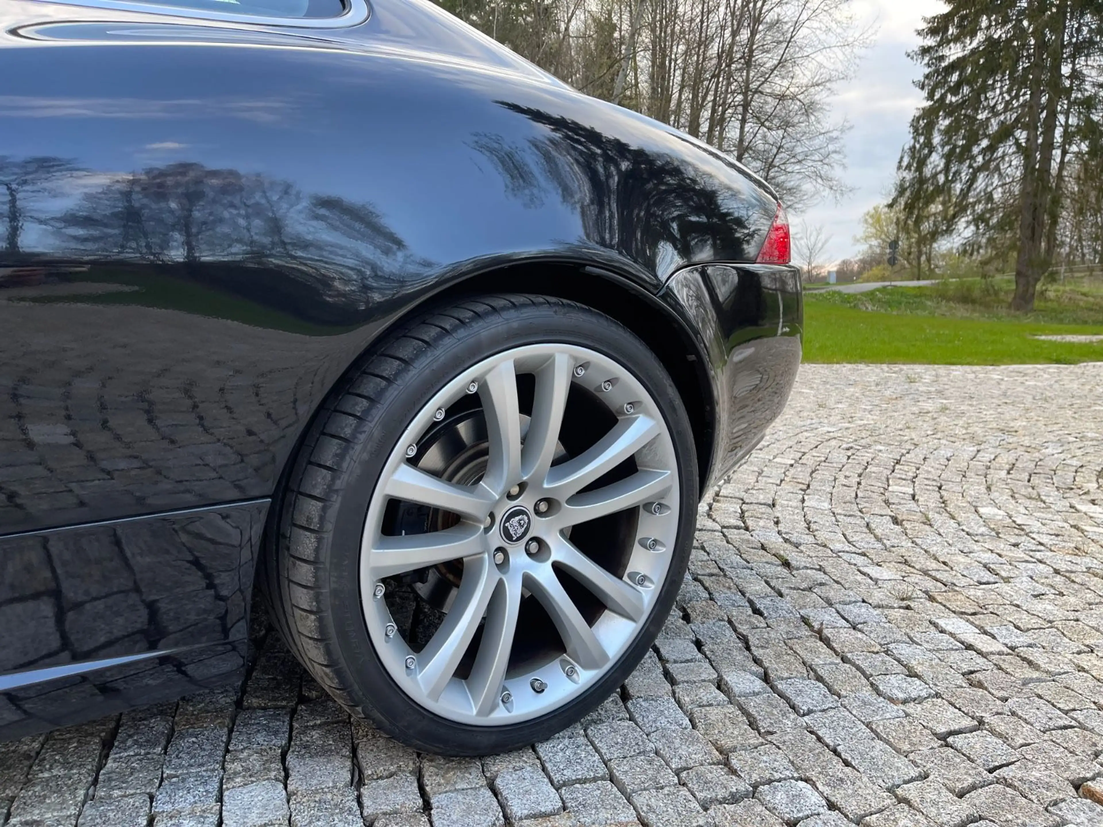 Jaguar XKR -S 4.2 Kompressor Coupé RS Schalensitze — photo 12