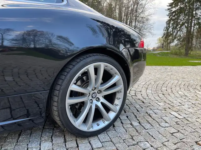 Jaguar XKR view 12