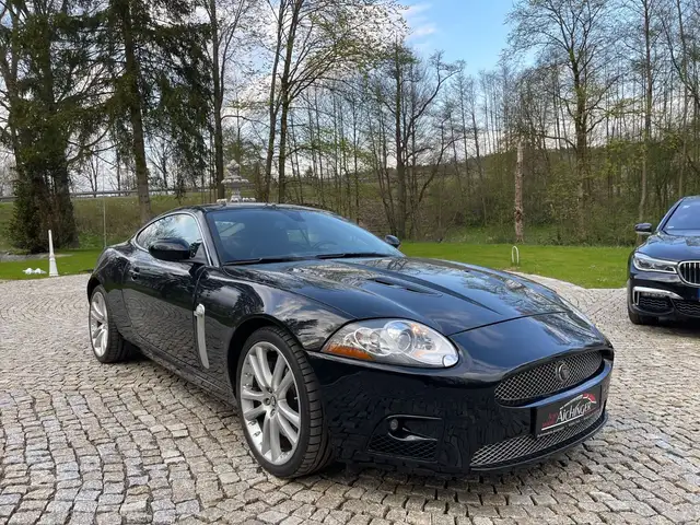 Jaguar XKR view 4