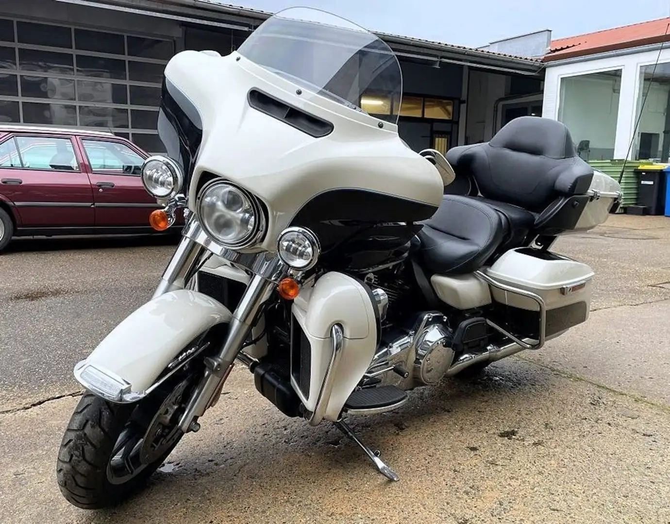 Harley-Davidson Electra Glide Ultra 5HD Alb - 2