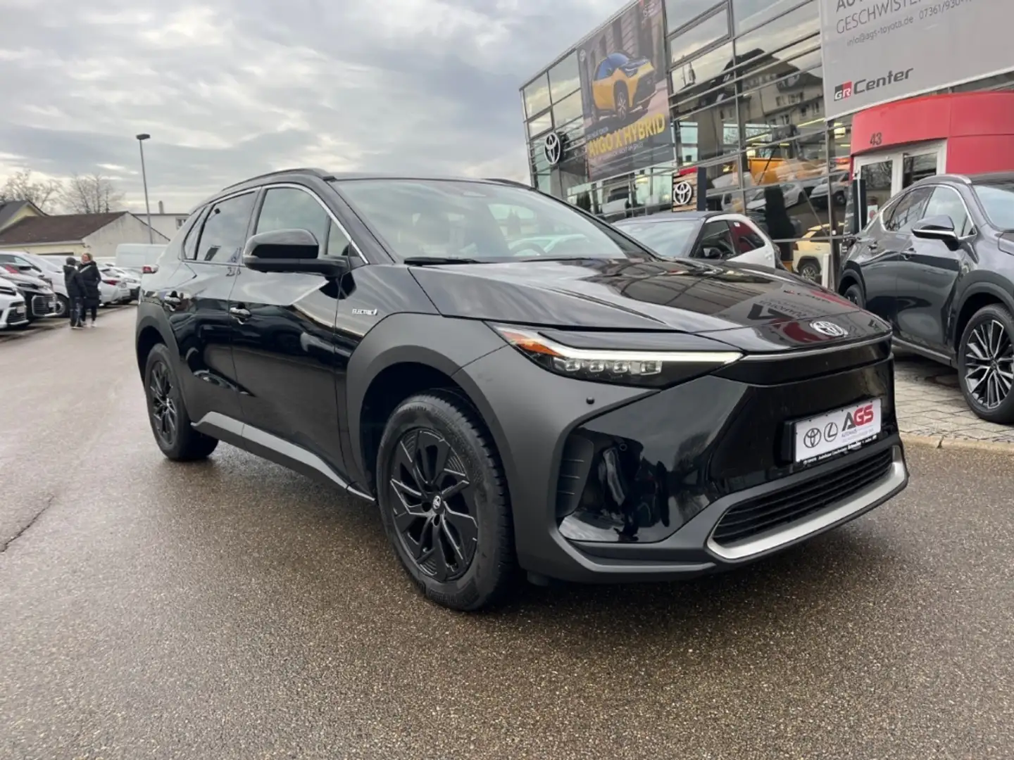 Toyota bZ4X Technik - & Comfort-Paket inkl Winterräder Alu Schwarz - 2