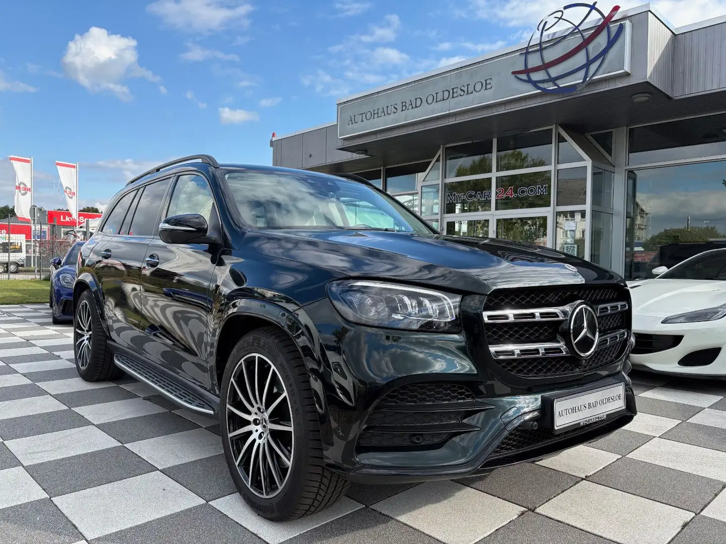 Mercedes-Benz GLS 400 d+AMG LINE+StdHzg+Massage+22"+Panorama Grün - 1