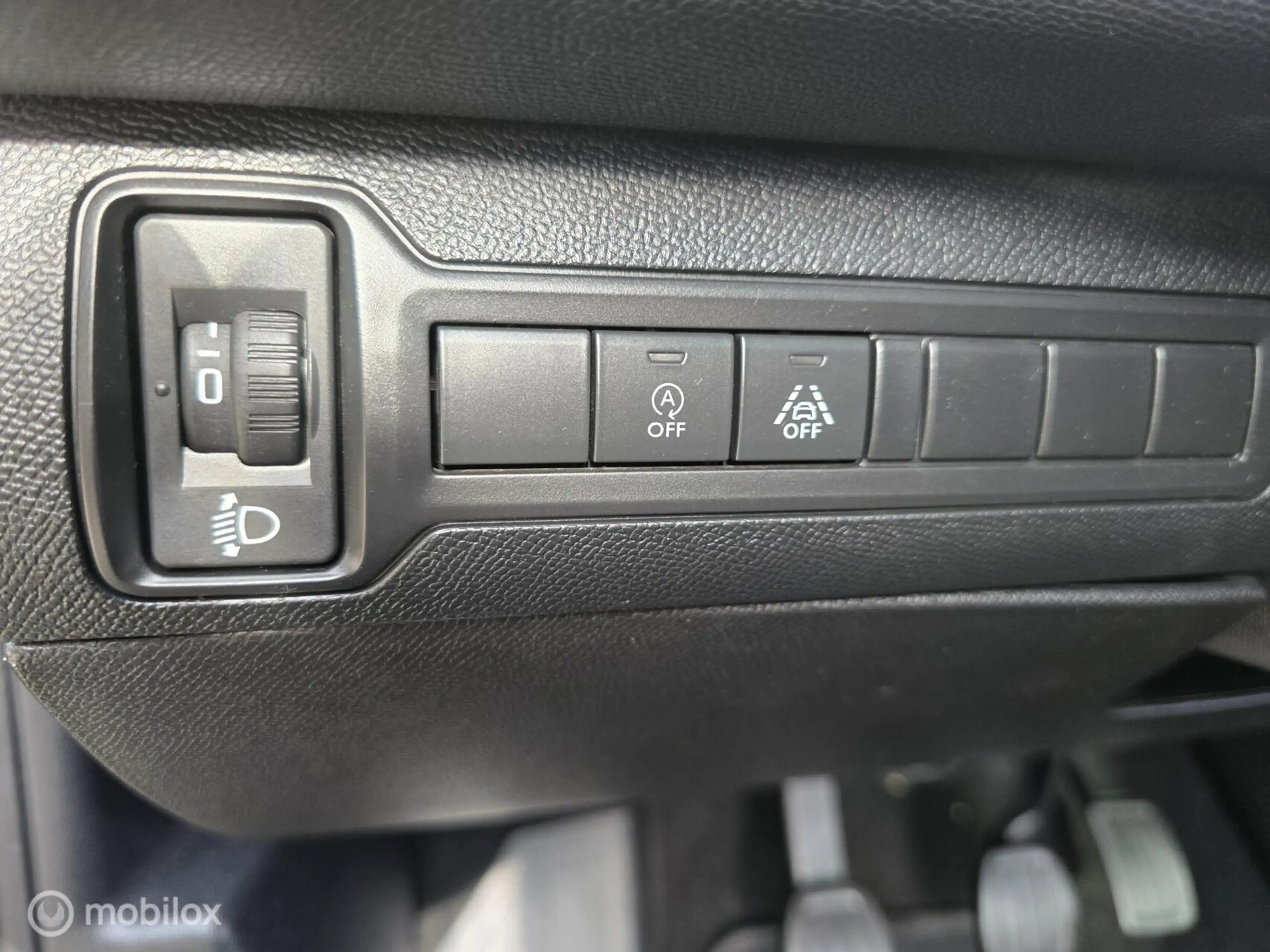Peugeot 308 SW 1.2 PureTech Blue Lease Executive — photo 16