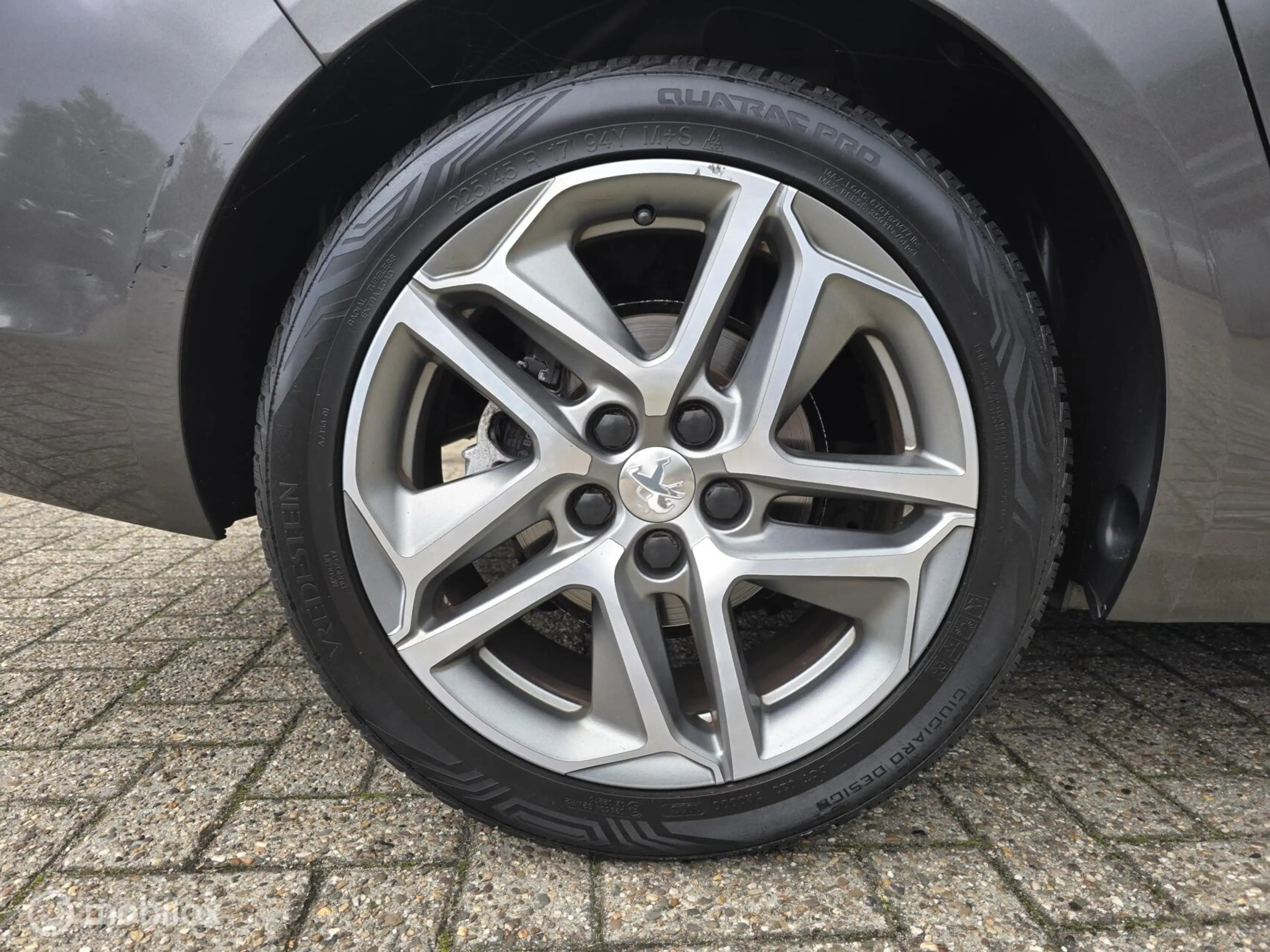 Peugeot 308 SW 1.2 PureTech Blue Lease Executive — photo 7