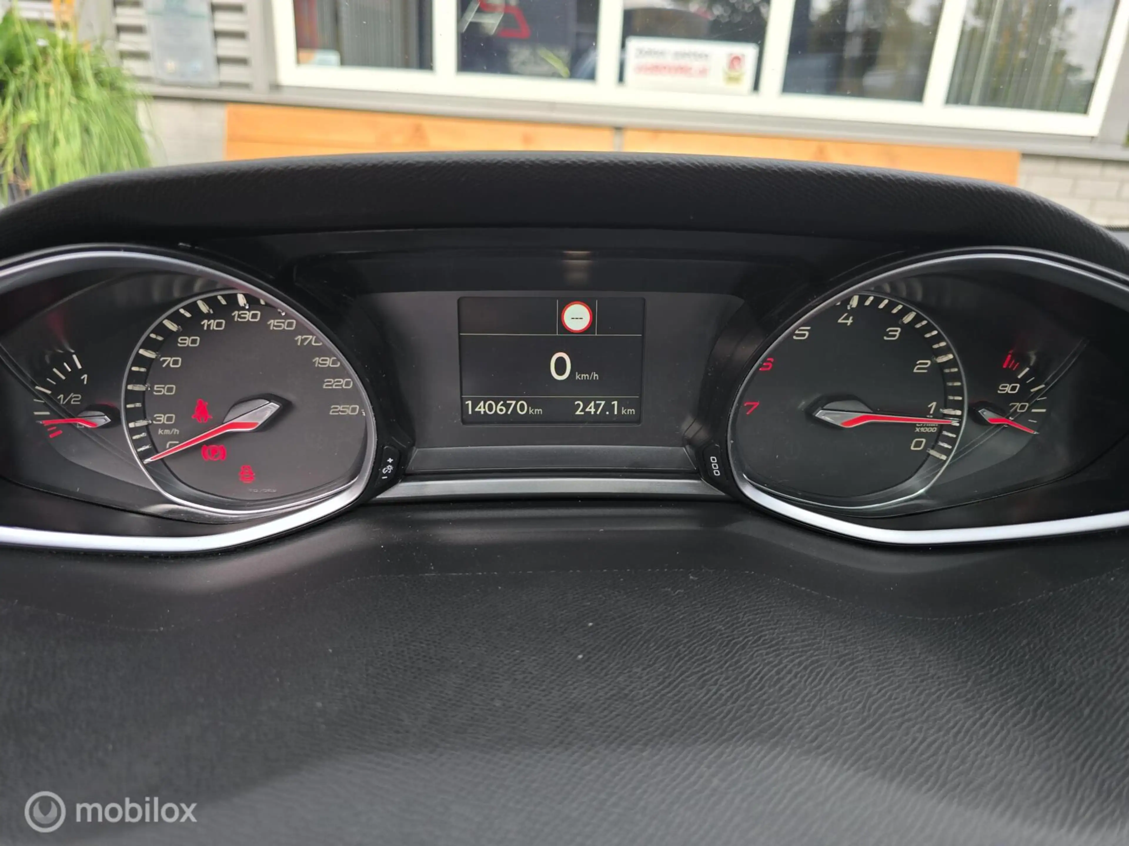 Peugeot 308 SW 1.2 PureTech Blue Lease Executive — photo 18