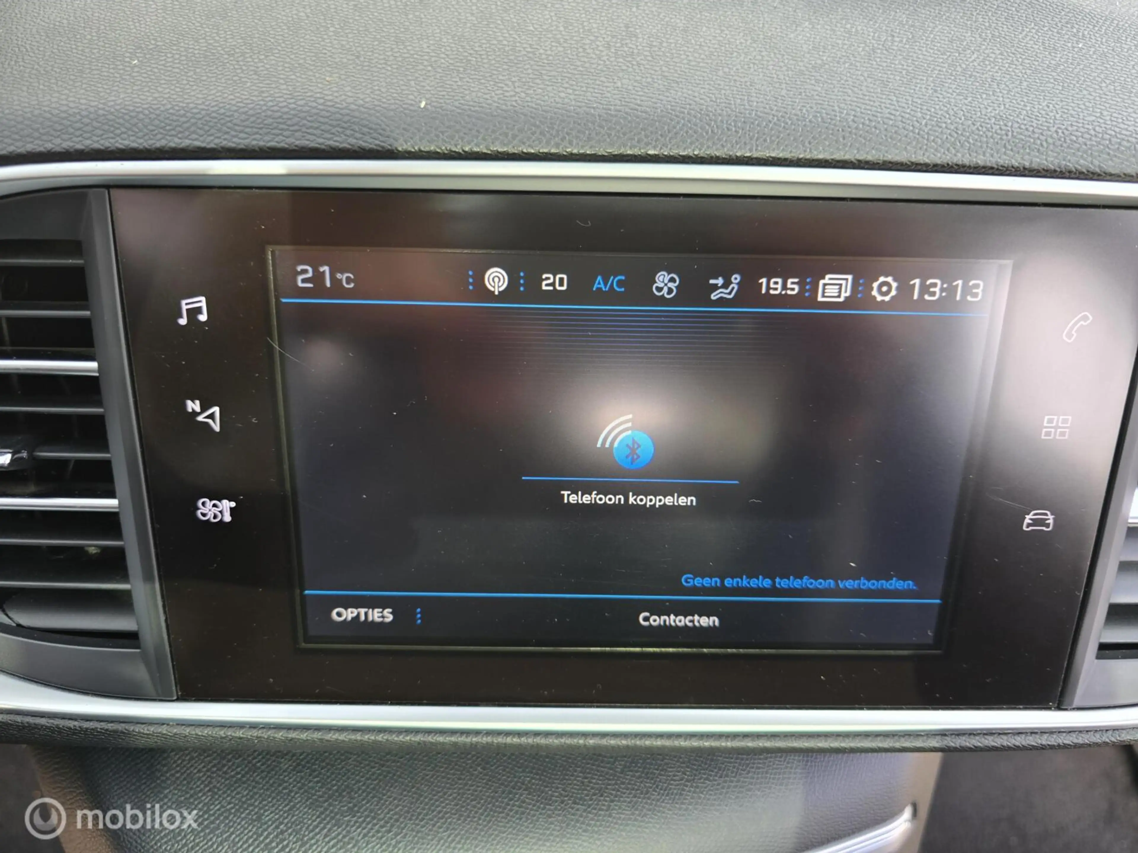 Peugeot 308 SW 1.2 PureTech Blue Lease Executive — photo 23