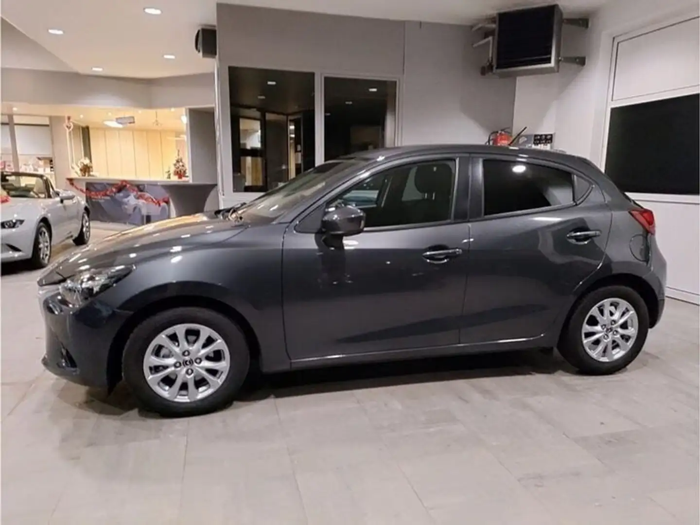 Mazda 2 1.5 SKYACTIV G * PLUG * Grijs - 2