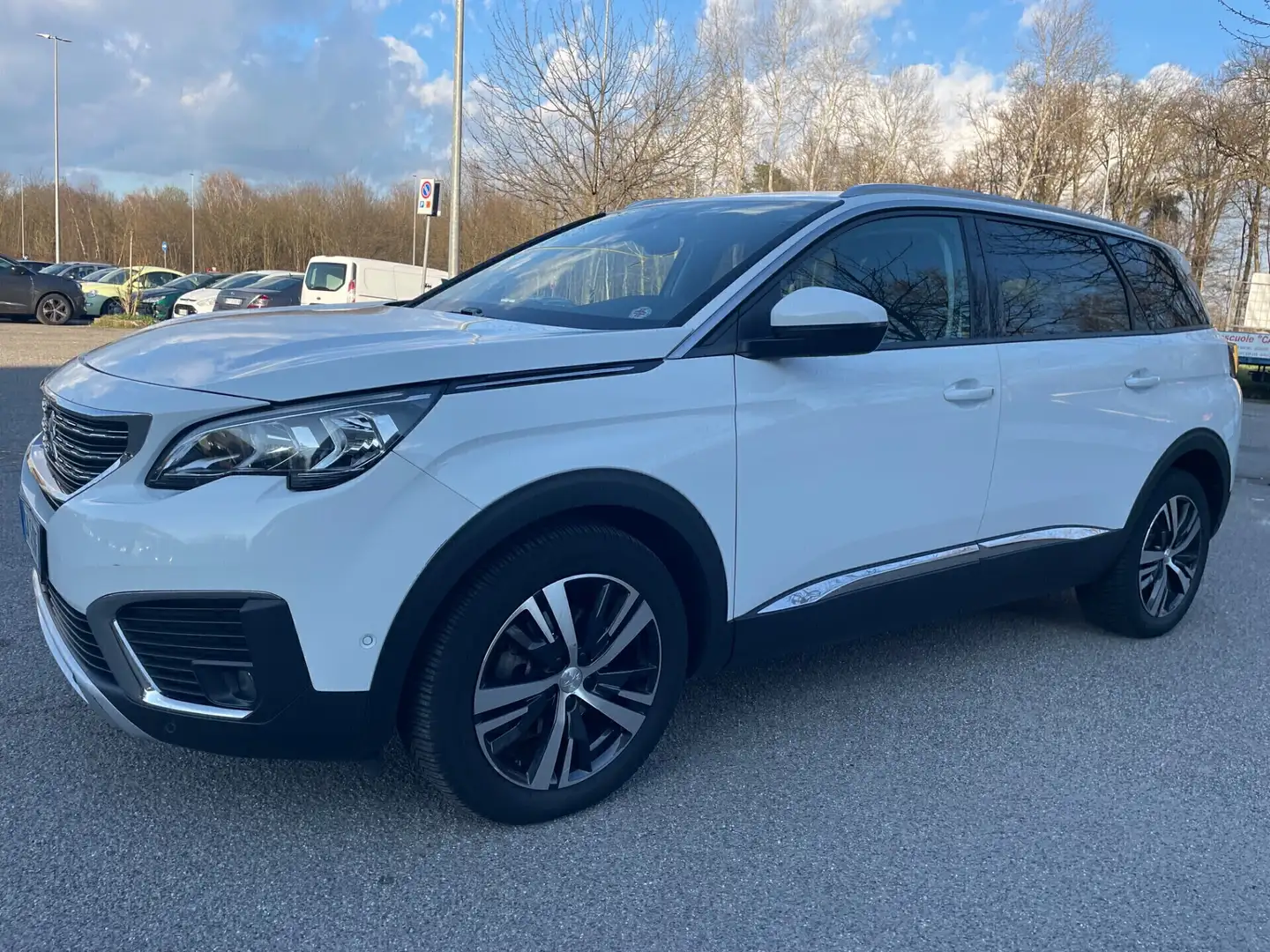 Peugeot 5008 PureTech Turbo 130 S&S Allure*Neopatentati*7posti* Blanc - 2