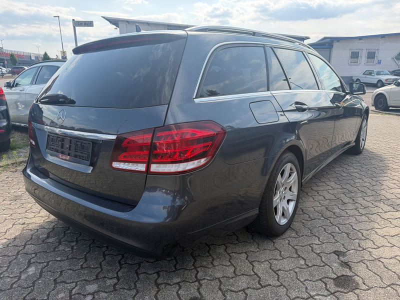 Mercedes-Benz E 200 E T-Modell BlueTec — photo 3