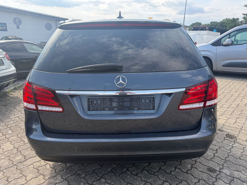 Mercedes-Benz E 200 E T-Modell BlueTec — photo 4