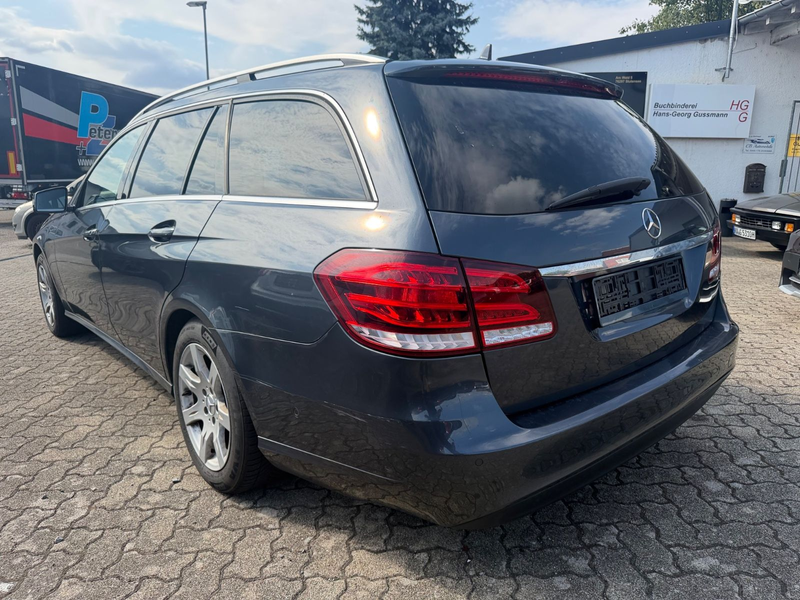 Mercedes-Benz E 200 E T-Modell BlueTec — photo 5