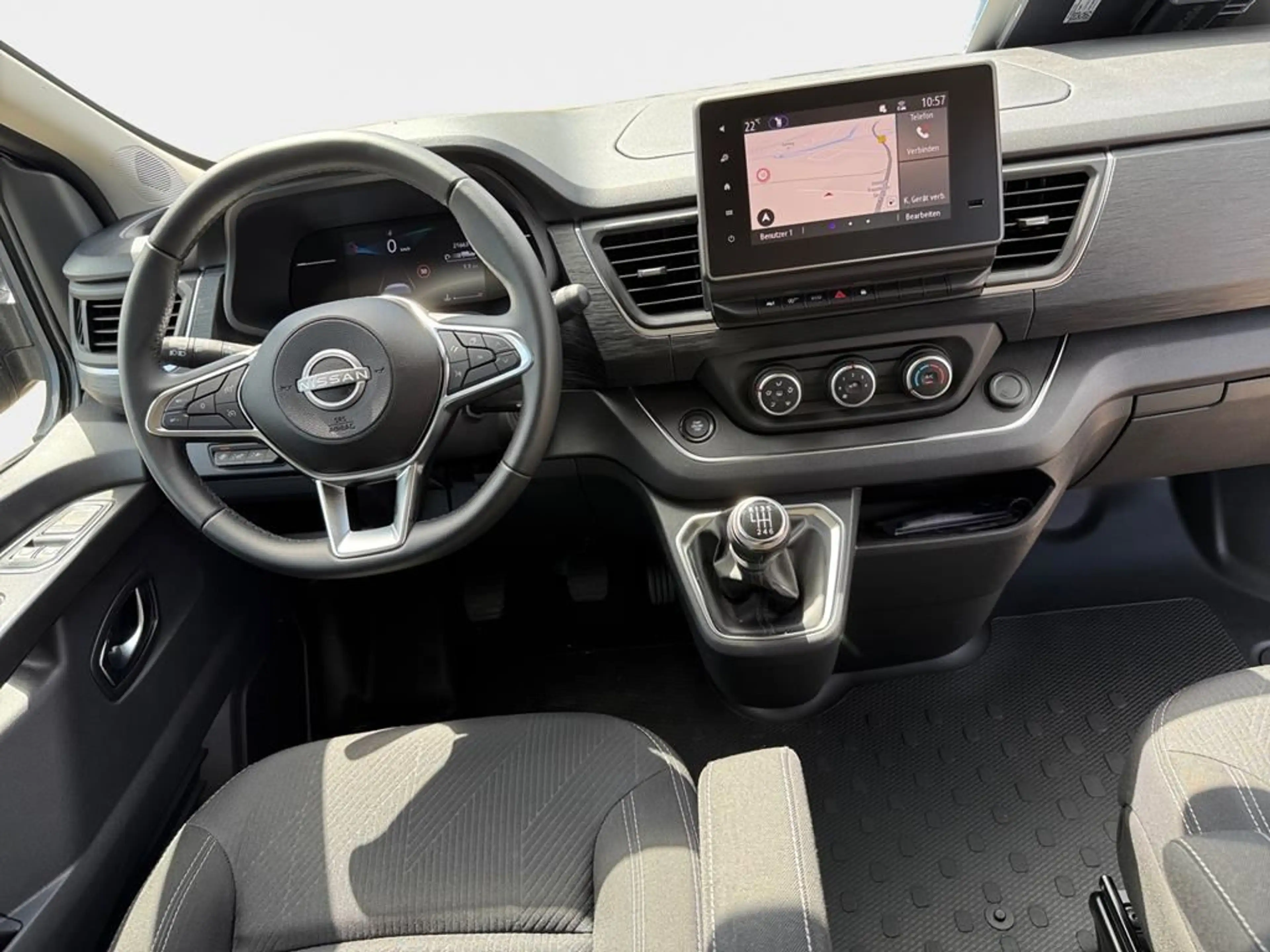 Nissan Primastar Tekna — photo 9