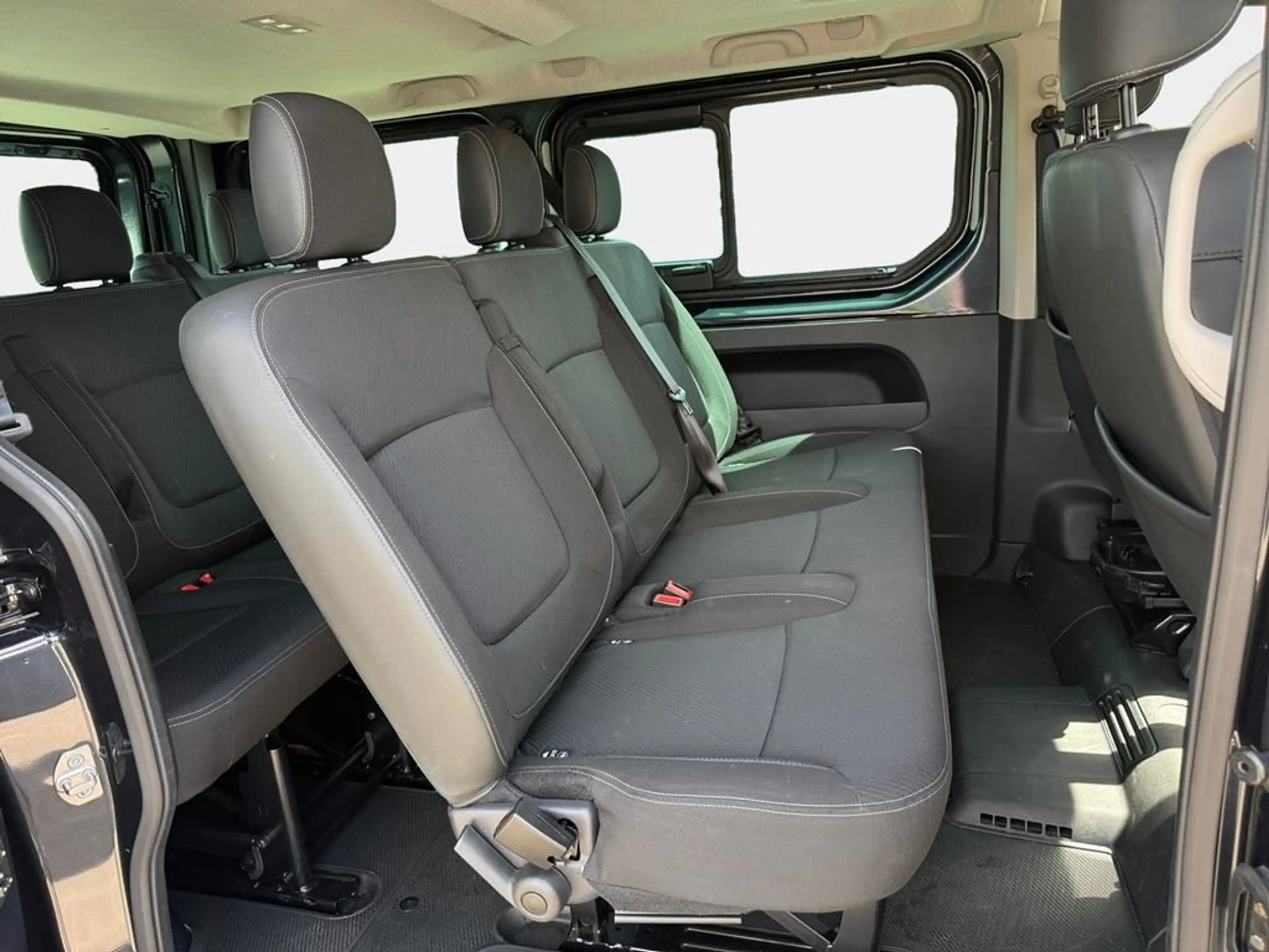 Nissan Primastar Tekna — photo 13