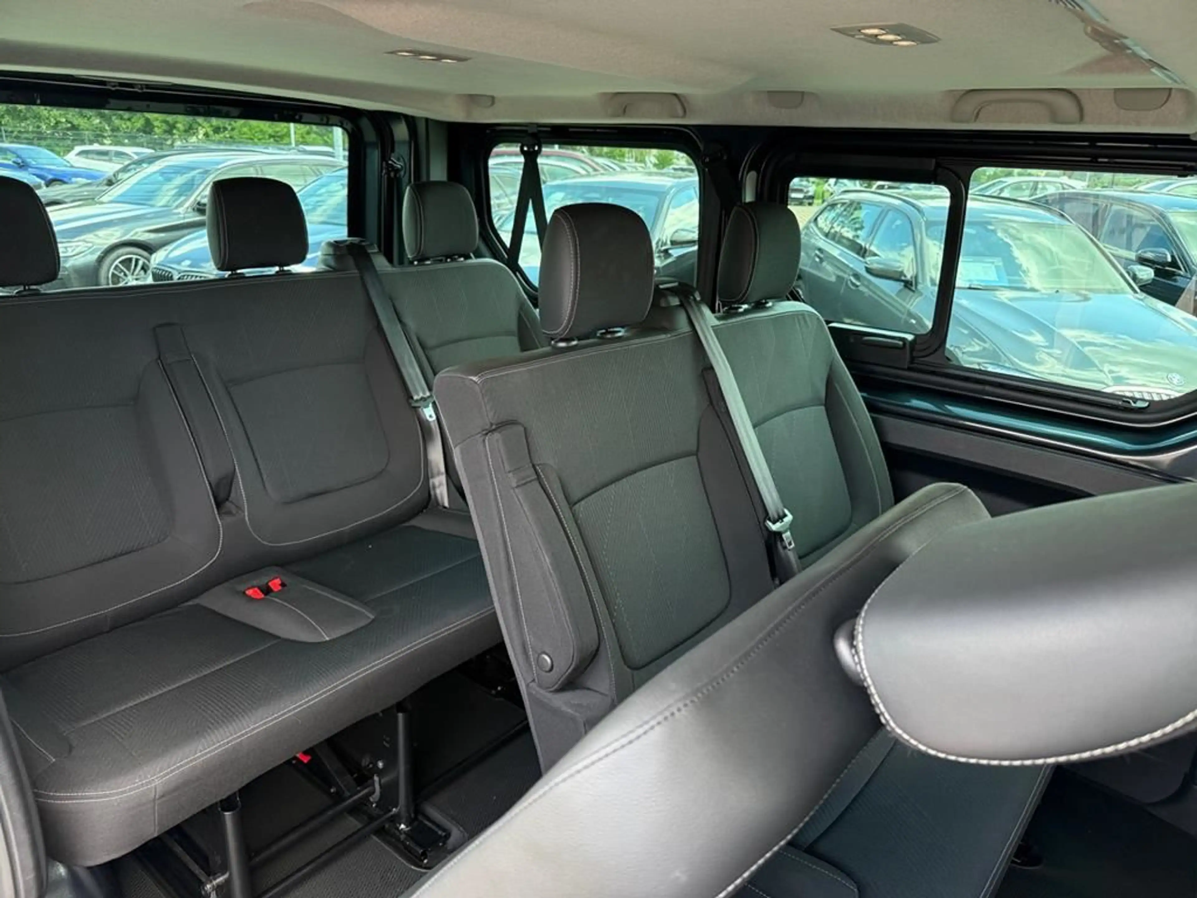 Nissan Primastar Tekna — photo 7