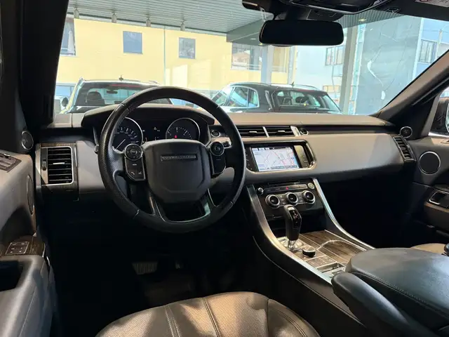 Land Rover Range Rover Sport view 9