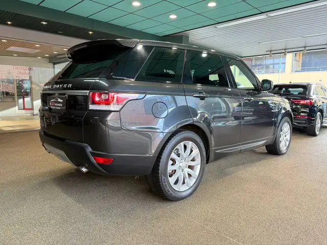 Land Rover Range Rover Sport view 6
