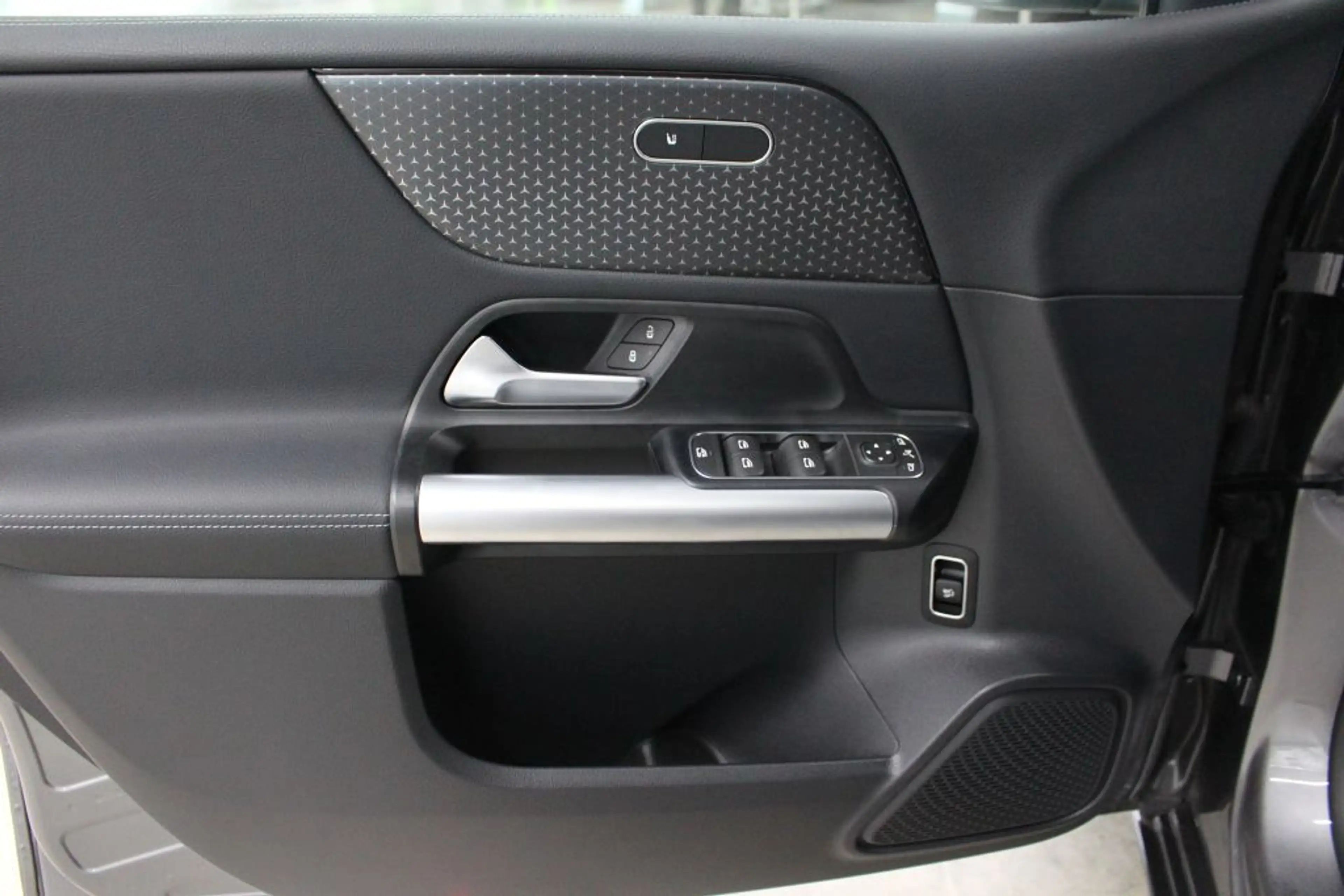 Mercedes-Benz B 220 4M Progressive Adv. AHK LED Kamera PTS — photo 7