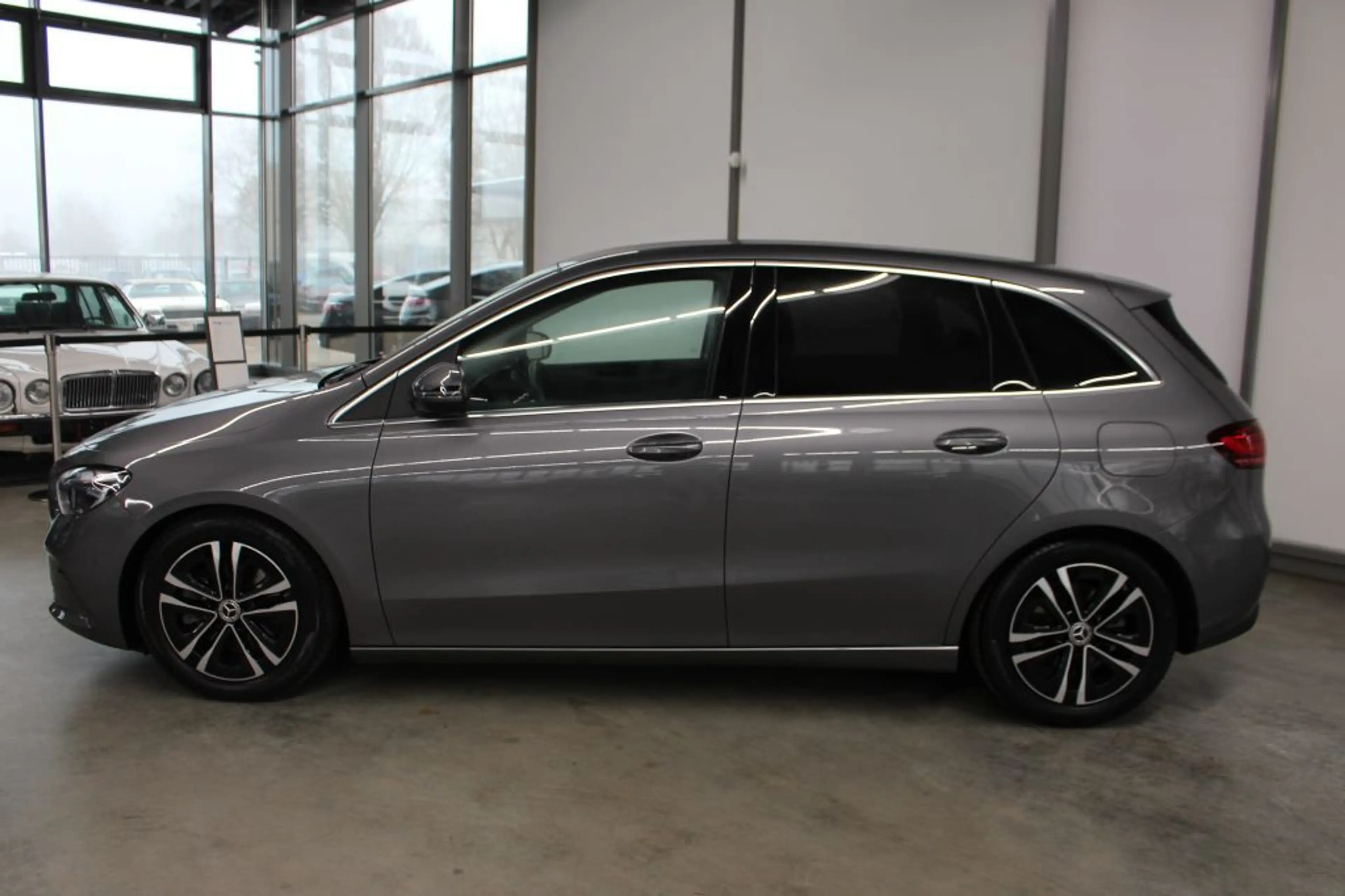 Mercedes-Benz B 220 4M Progressive Adv. AHK LED Kamera PTS — photo 3
