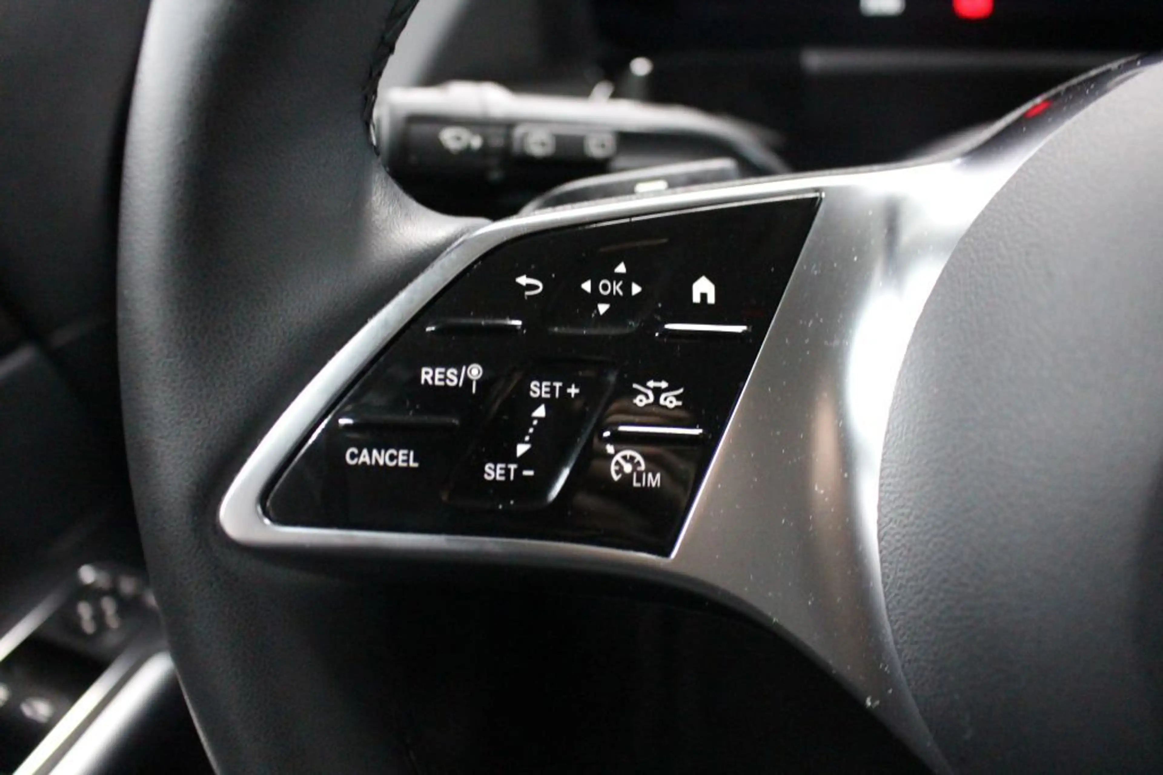 Mercedes-Benz B 220 4M Progressive Adv. AHK LED Kamera PTS — photo 11