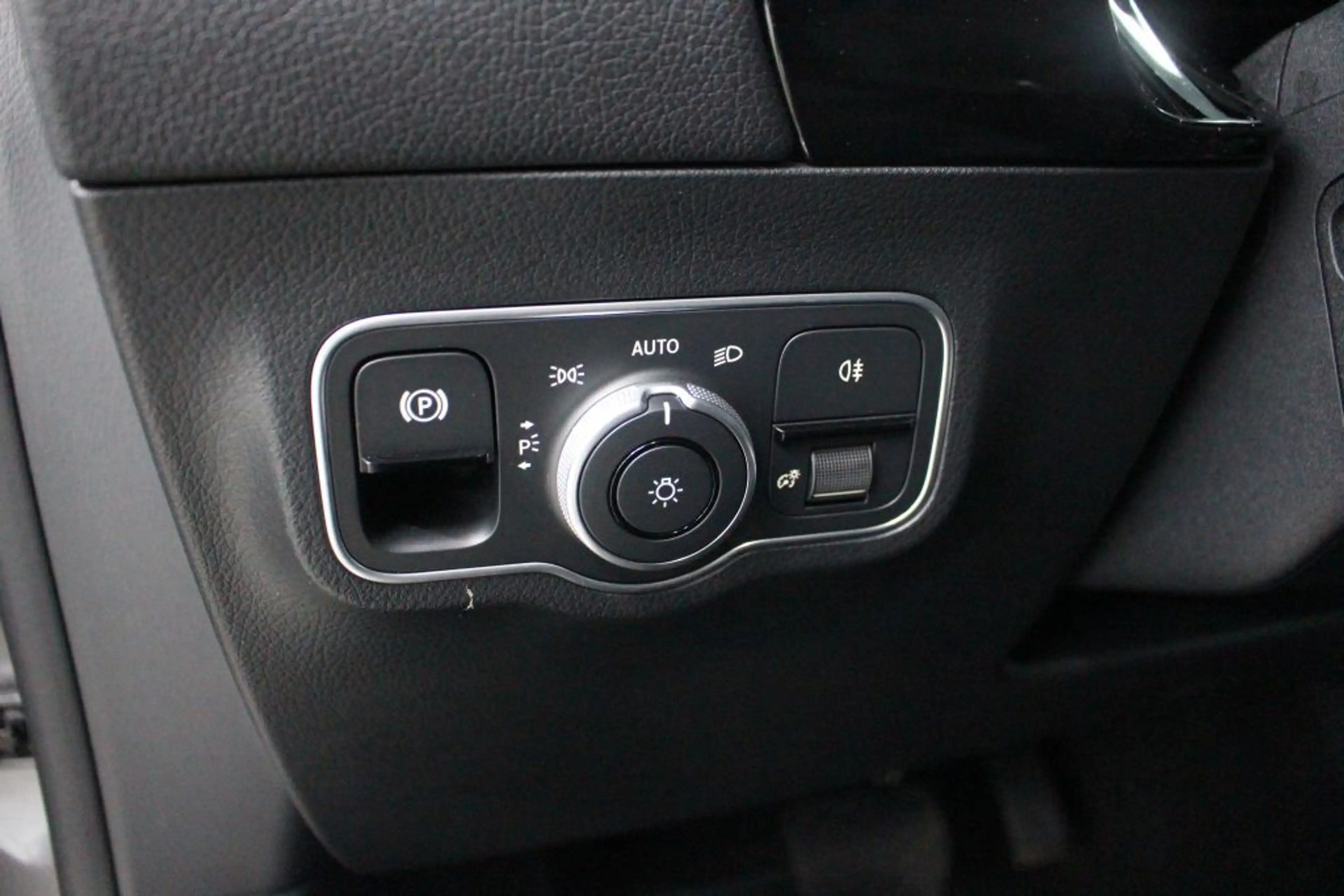 Mercedes-Benz B 220 4M Progressive Adv. AHK LED Kamera PTS — photo 8
