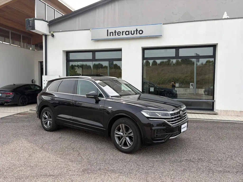 Volkswagen Touareg 2022 из Европы — купить под ключ