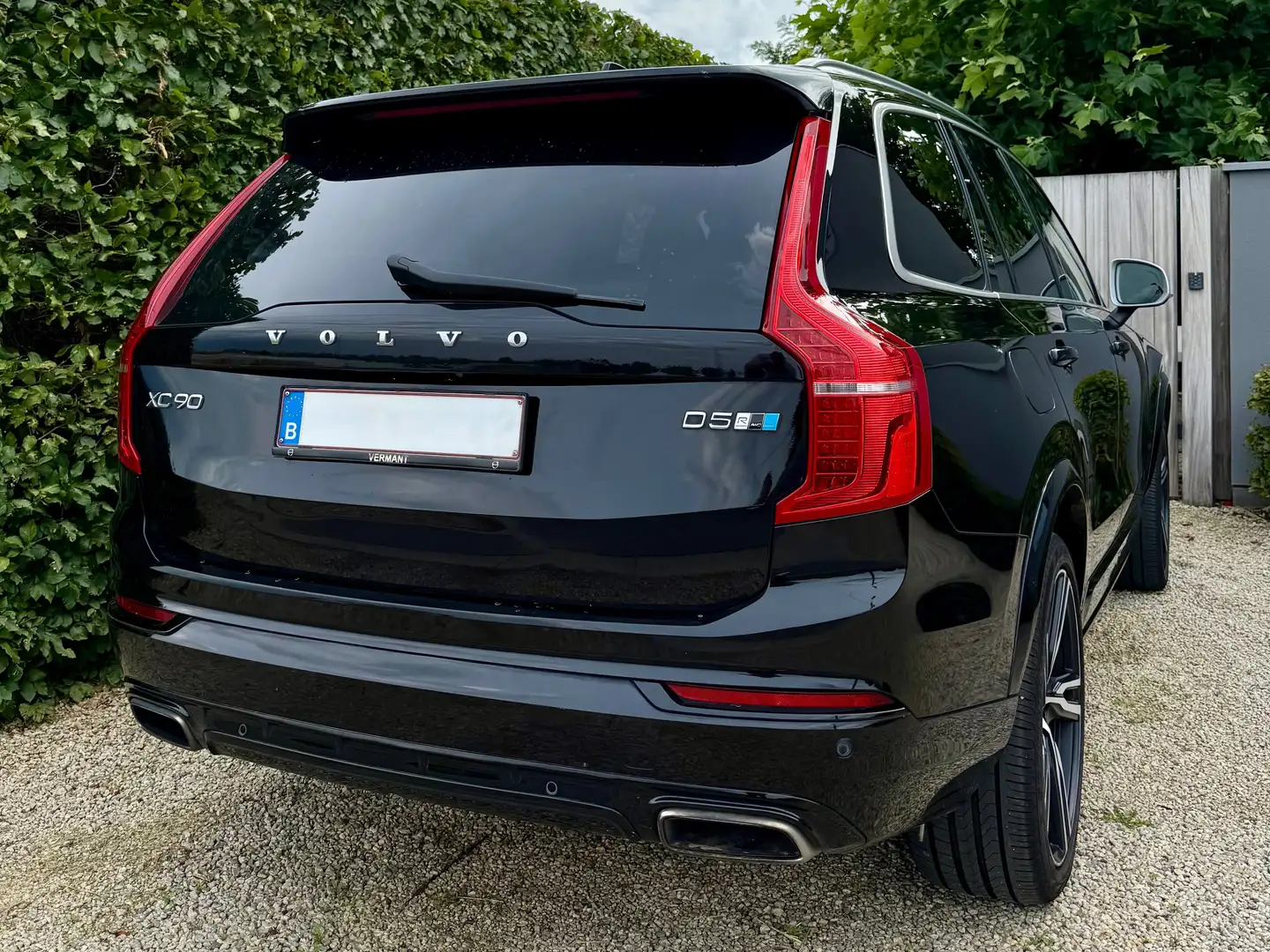 Volvo XC90 XC90 D5 AWD Geartronic RDesign Černá - 2