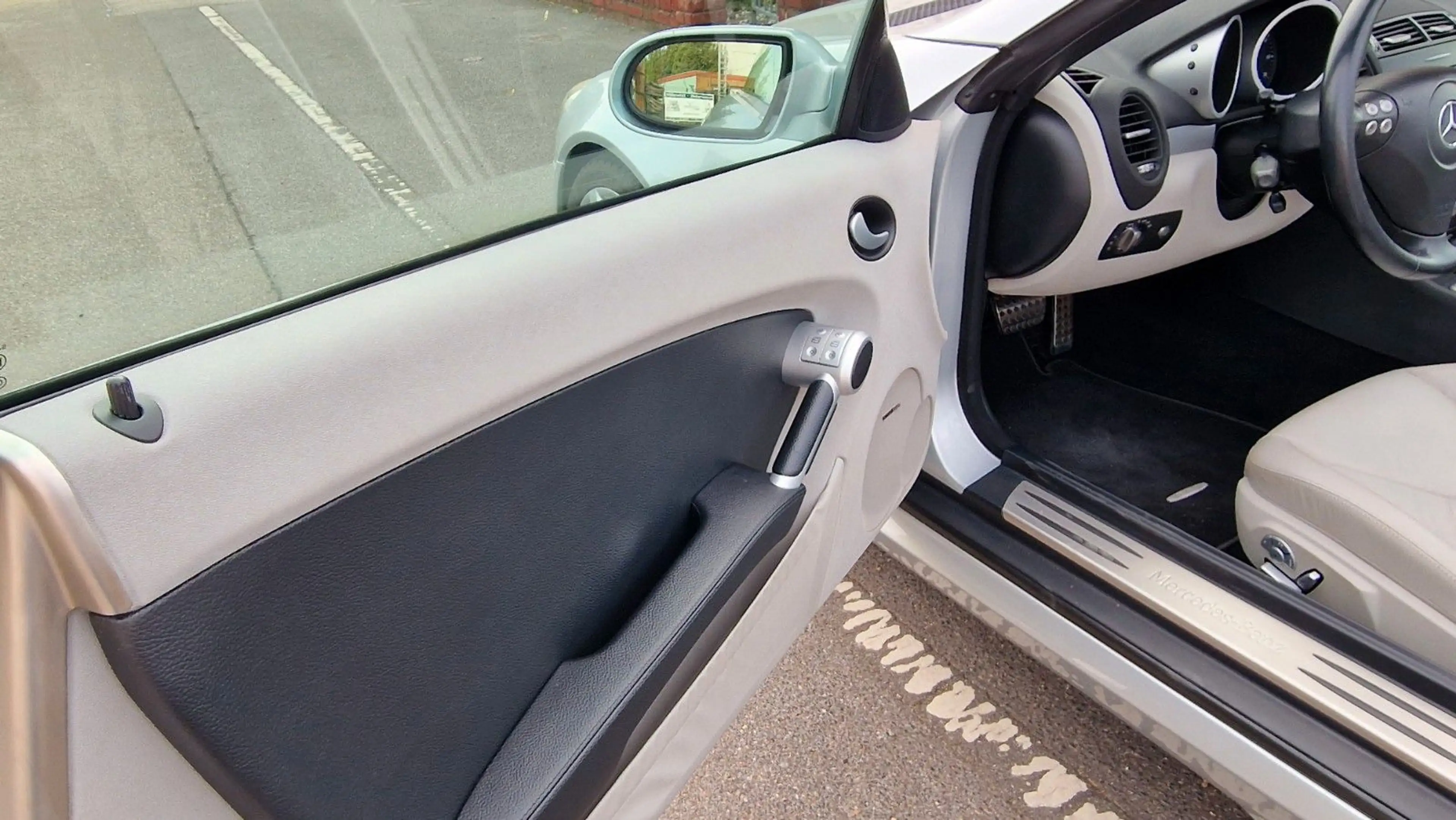 Mercedes-Benz SLK 350 SLK Roadster SLK 350-Autmatik-Navi-Sound — photo 39