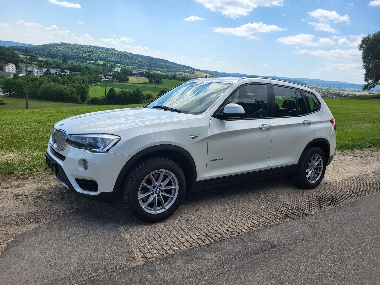 BMW X3 xDrive 30 d Automatik Navi 4x4 Leder DAB Top SHZ Blanc - 2
