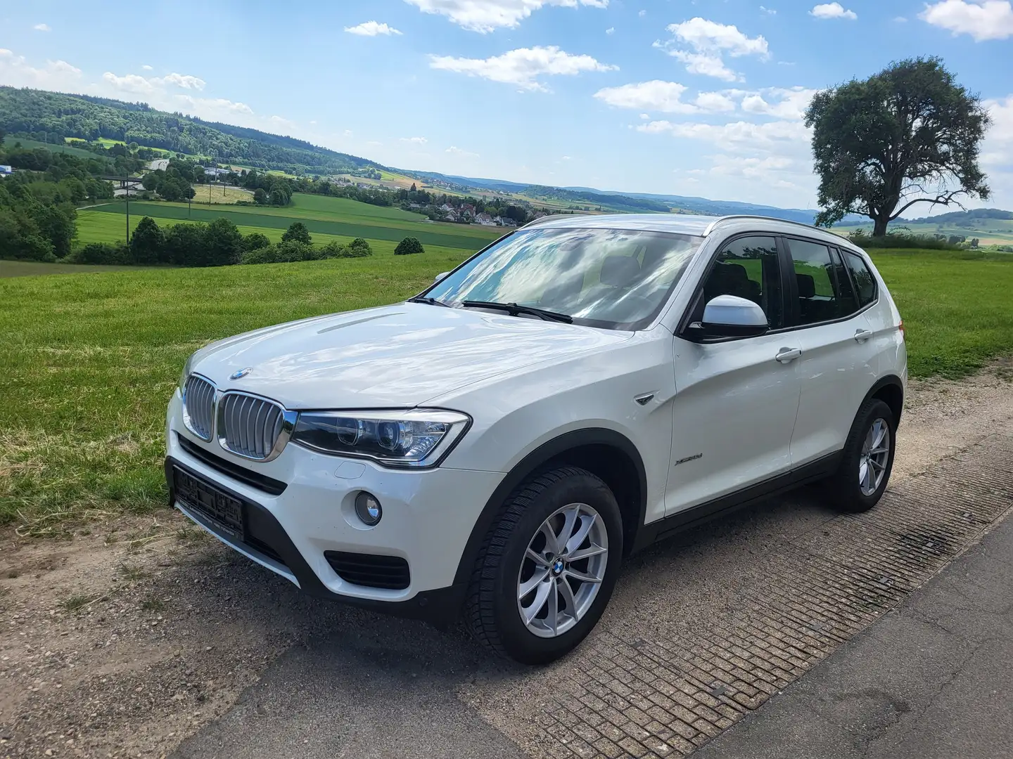 BMW X3 xDrive 30 d Automatik Navi 4x4 Leder DAB Top SHZ Blanc - 1