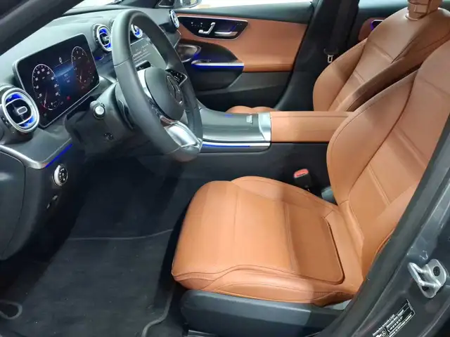 Mercedes-Benz C-Class view 3