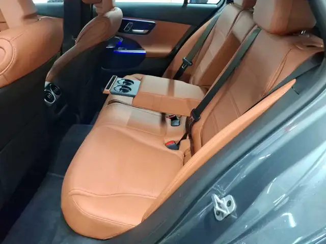 Mercedes-Benz C-Class view 7