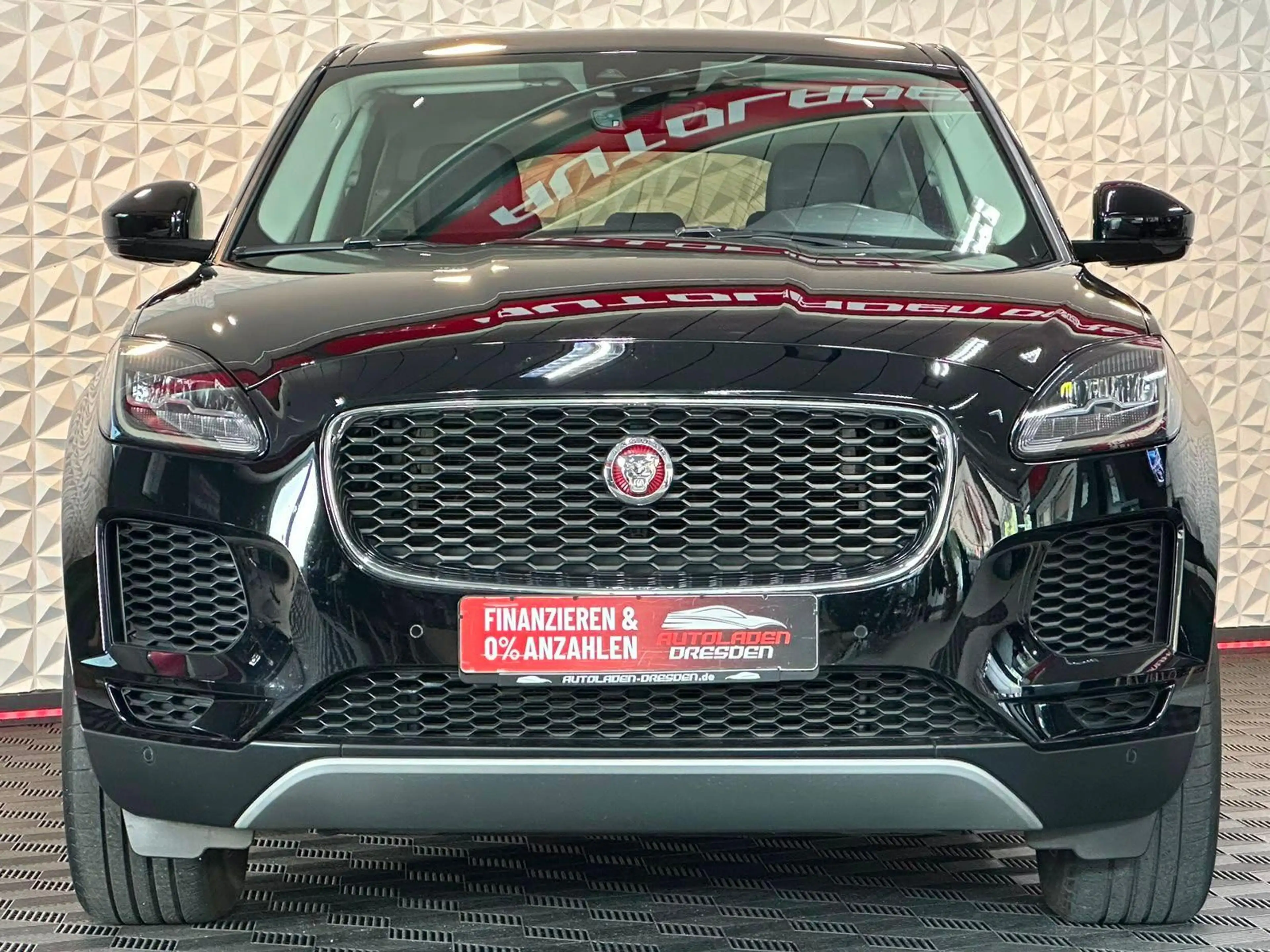 Jaguar E-Pace 2.0TDI MATRIX#ACC#NAVI#SHZ#CAM#LEDER#AHK — photo 3