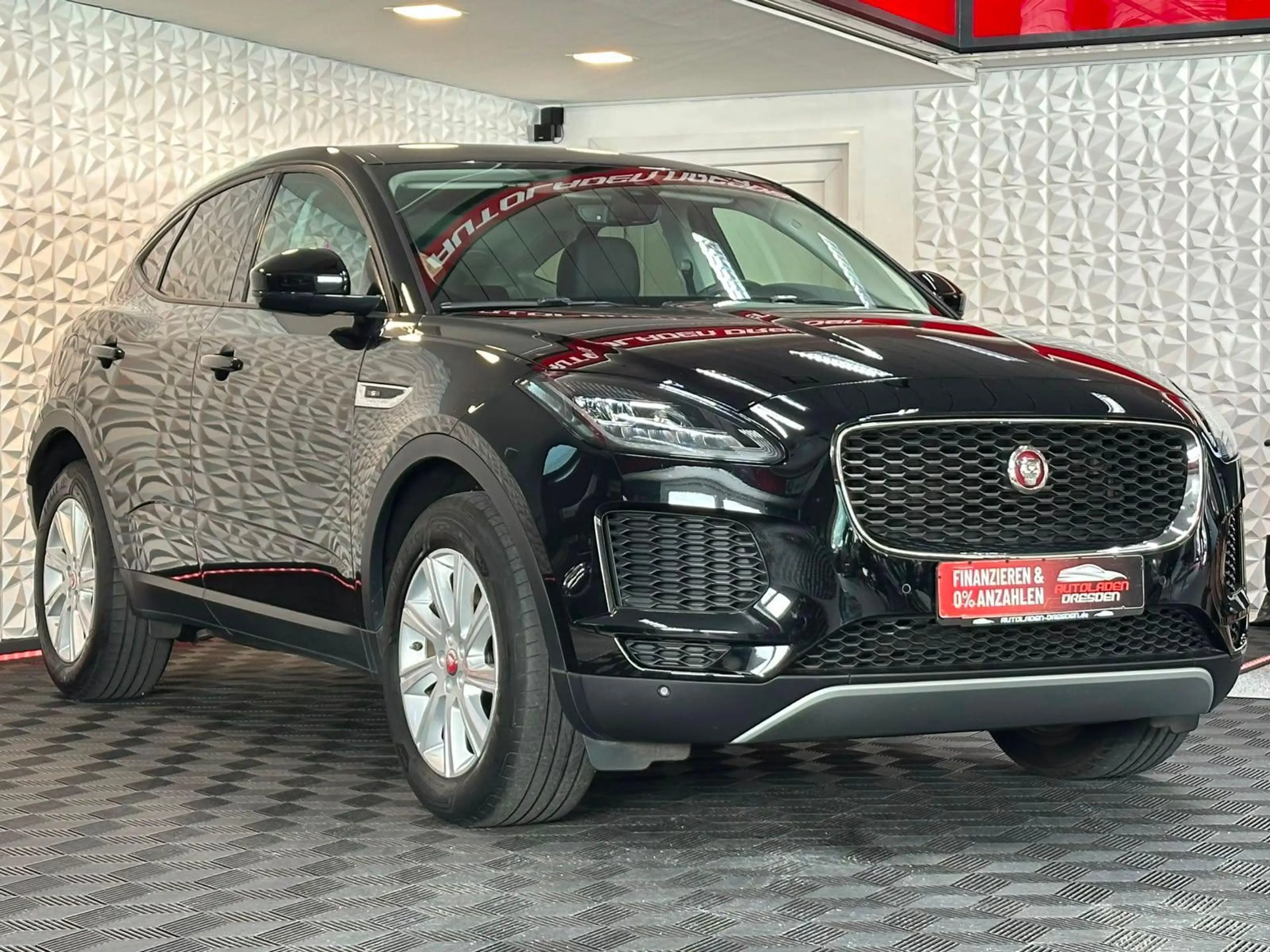 Jaguar E-Pace 2.0TDI MATRIX#ACC#NAVI#SHZ#CAM#LEDER#AHK — photo 2